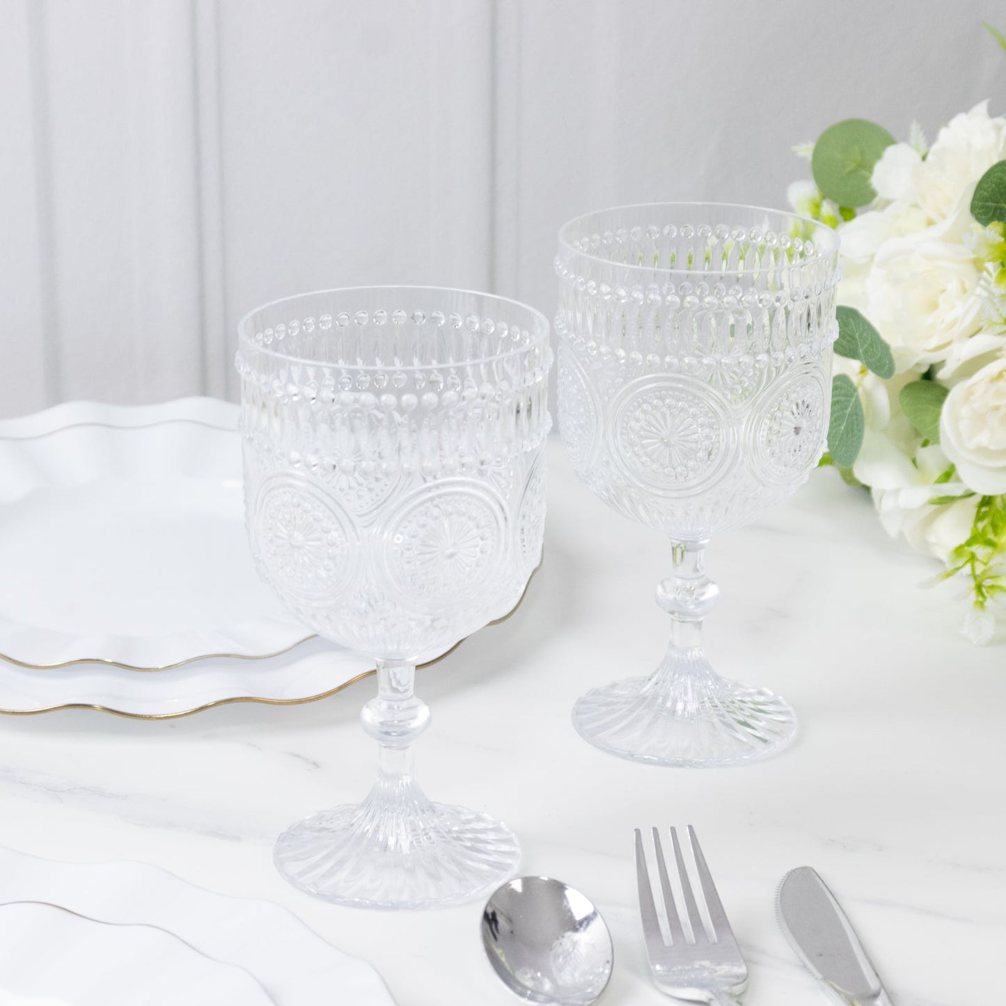 12 Pack Vintage Plastic Wine Goblets – 15oz Reusable Shatterproof Clear Embossed Floral Pattern Drinkware, Decorative Cups