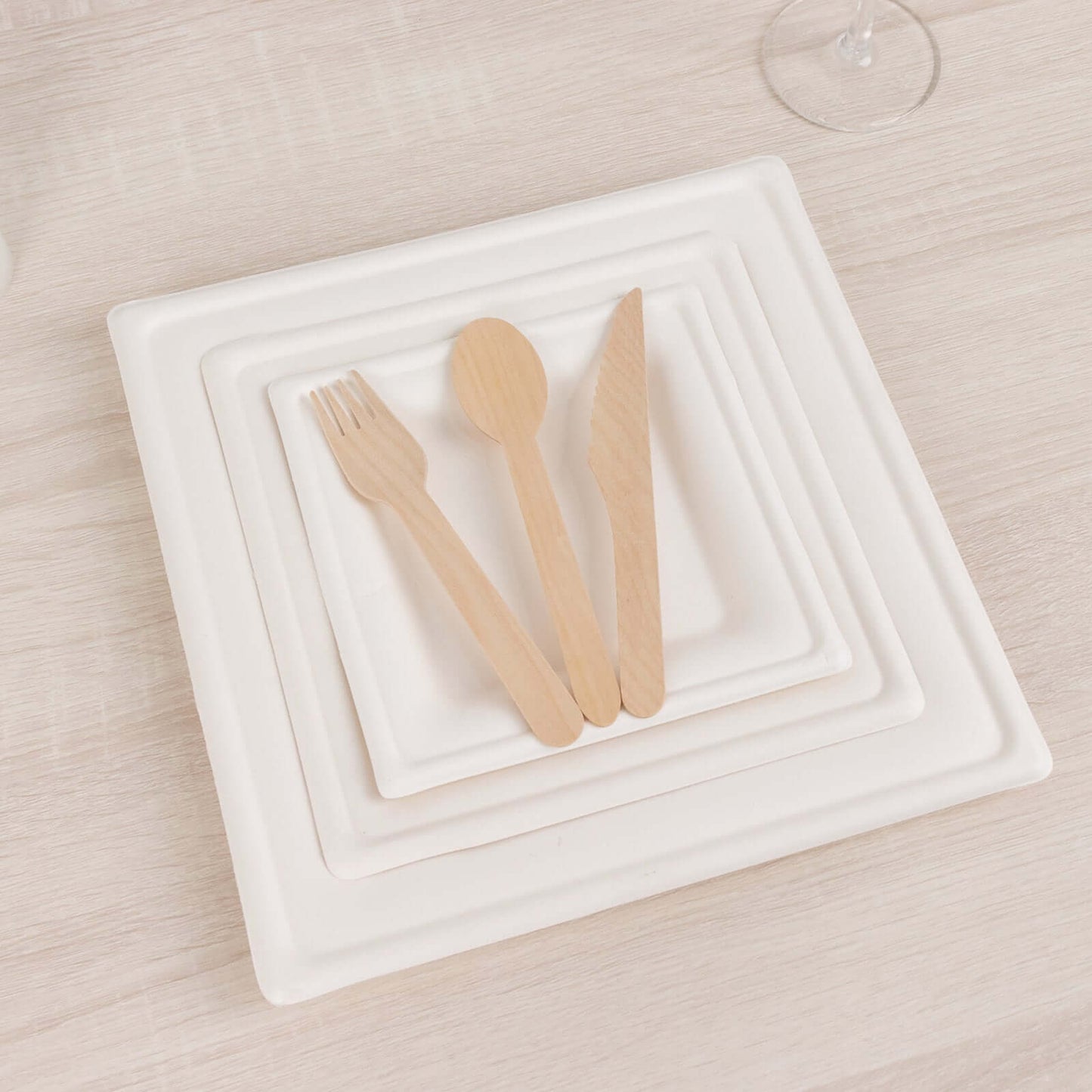 50-Pack Bagasse 10" Square Dinner Plates in White with Wide Rim - Eco Friendly Biodegradable Sugarcane Party Plates for Events