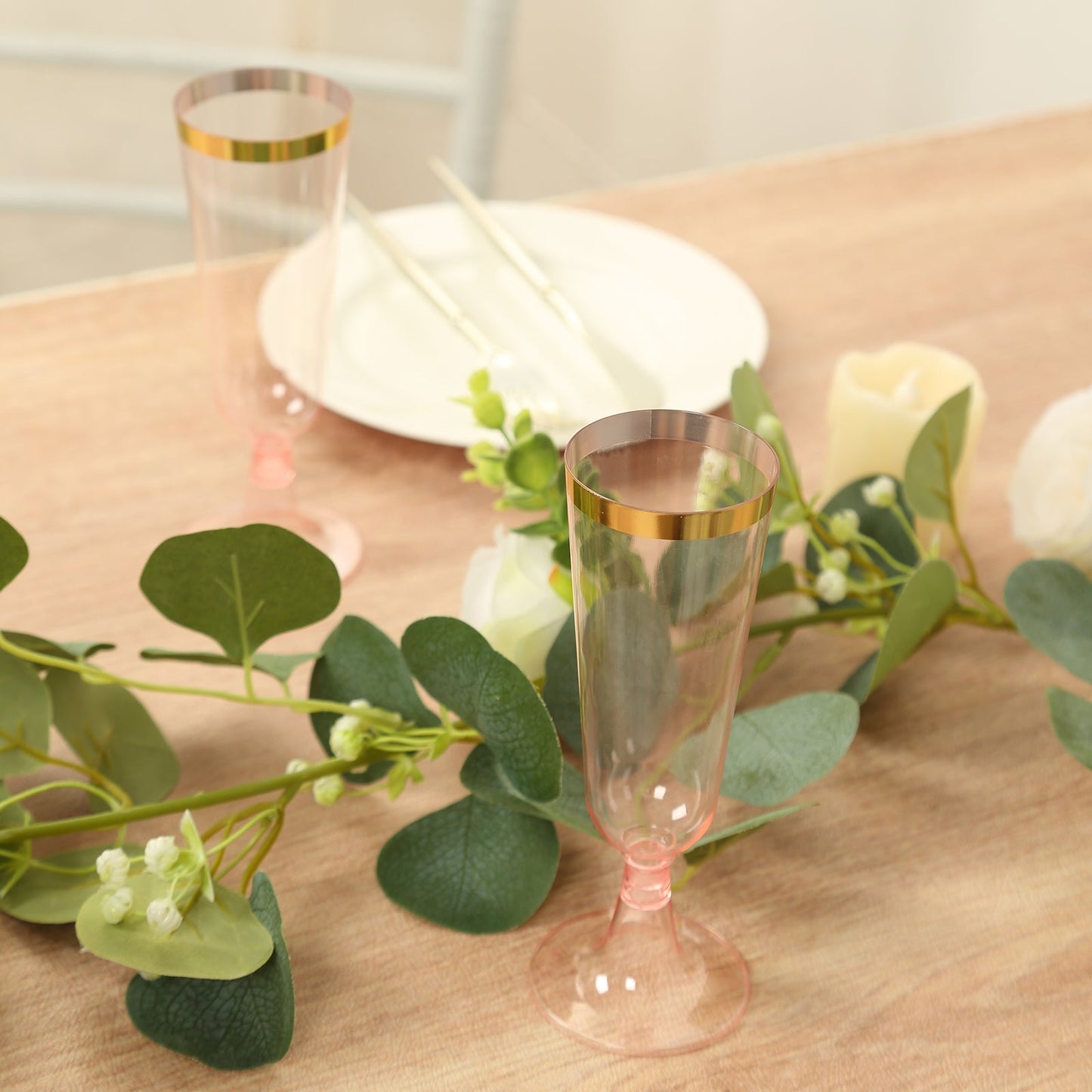 12-Pack Plastic Champagne Flutes Transparent Blush with Gold Rim - Stylish Disposable Cocktail Glasses for Parties 5oz 6"
