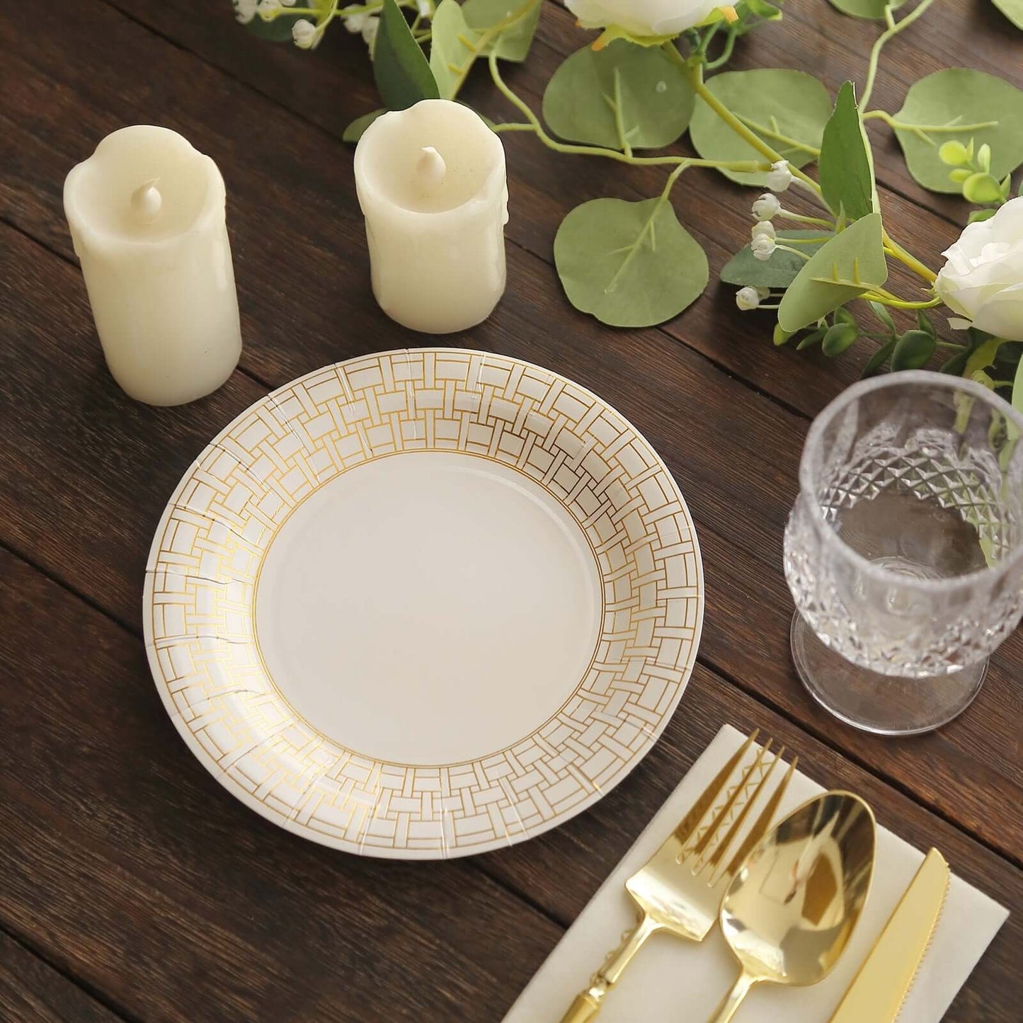 25-Pack Paper 7" Round Dessert Plates in White with Gold Basketweave Rim