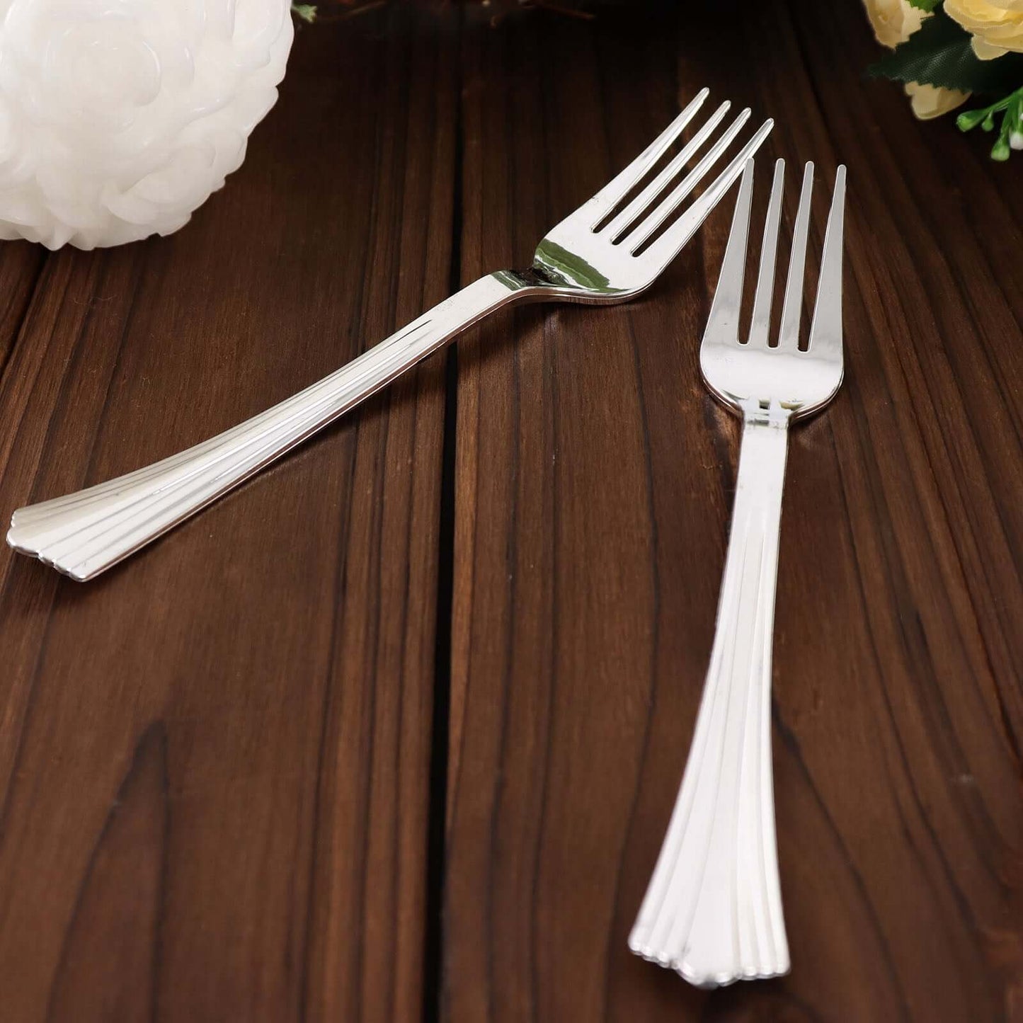 25-Pack Plastic Forks Silver Heavy Duty with Fluted Handles - Durable Disposable Tableware 7"