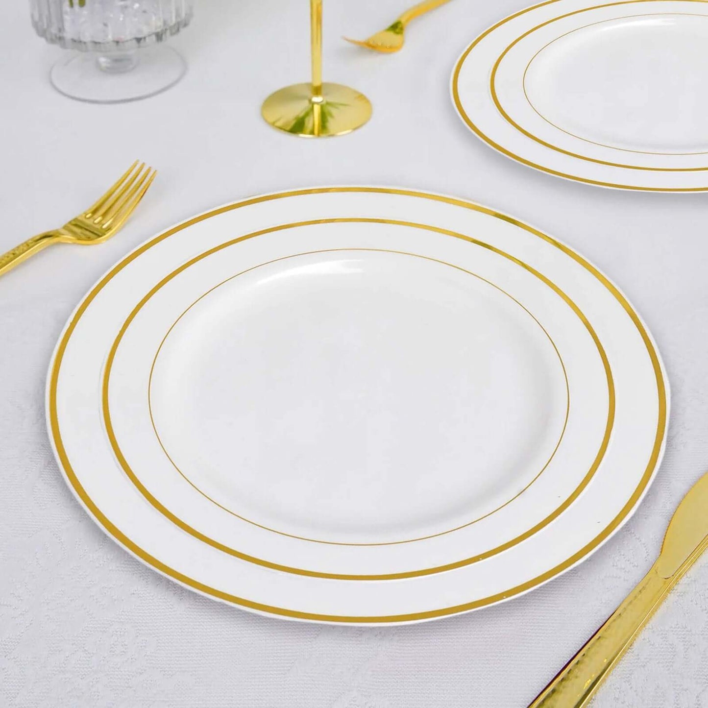 10-Pack Plastic Dessert Plates Ivory with TrÃ¨s Chic Gold Rim - Disposable Plates for Parties 8"