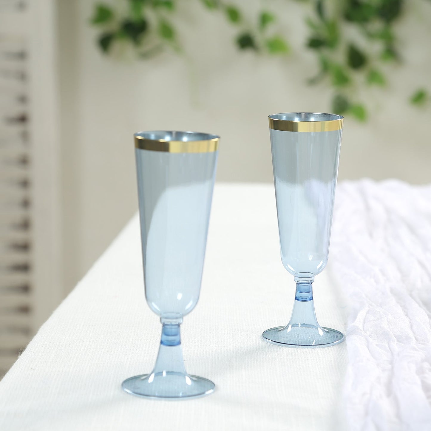 12-Pack Plastic Champagne Flutes Transparent Dusty Blue with Gold Rim - Stylish Disposable Cocktail Glasses for Parties 5oz 6"