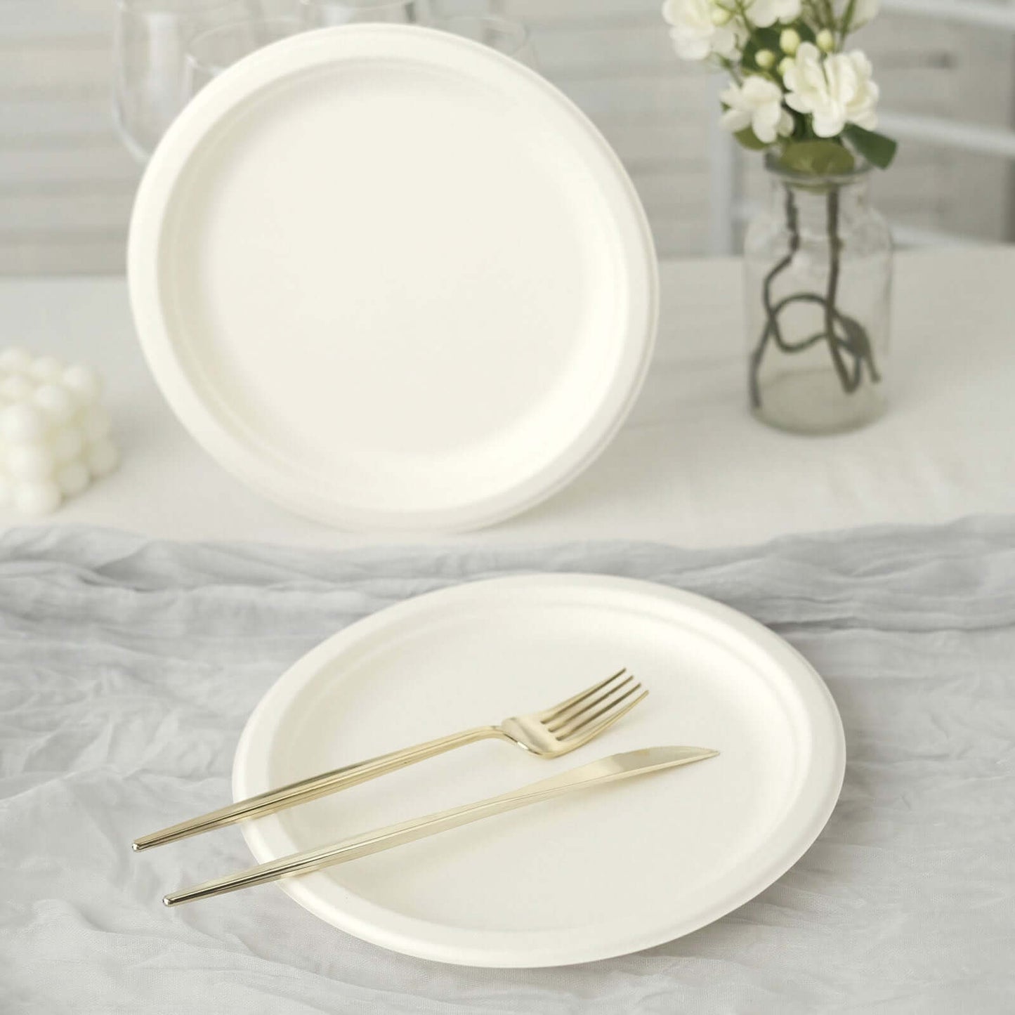 50-Pack Bagasse 9" Round Dinner Plates in White Biodegradable - Biodegradable Disposable Sugarcane Party Plates for Outdoor Celebrations & Picnics