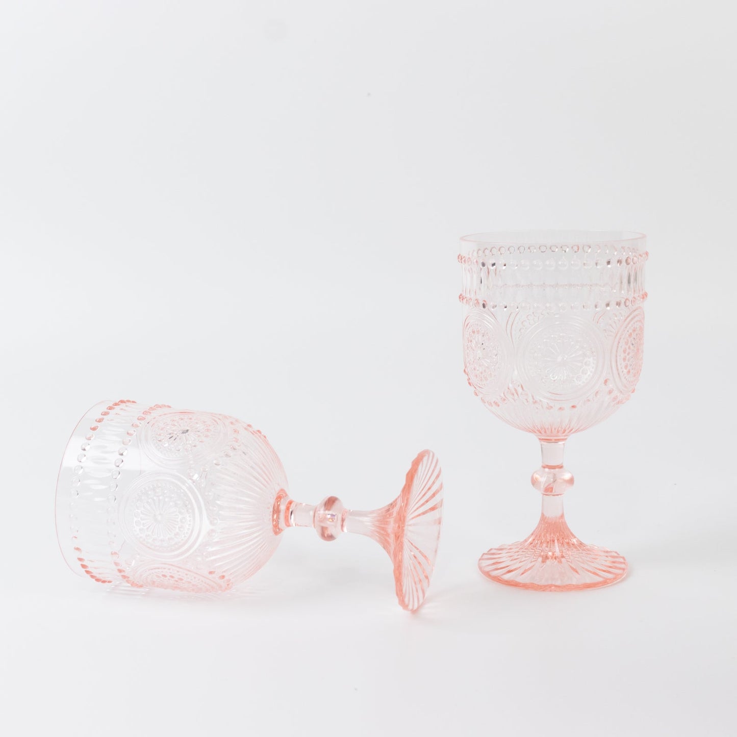 12 Pack Vintage Plastic Wine Goblets â€“ 15oz Reusable Shatterproof Blush Embossed Floral Pattern Drinkware, Decorative Cups