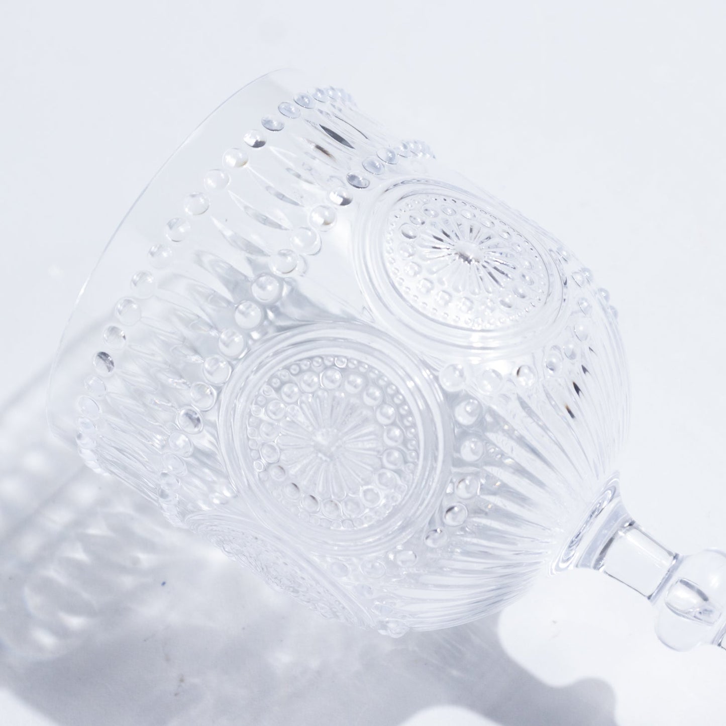 12 Pack Vintage Plastic Wine Goblets â€“ 15oz Reusable Shatterproof Clear Embossed Floral Pattern Drinkware, Decorative Cups