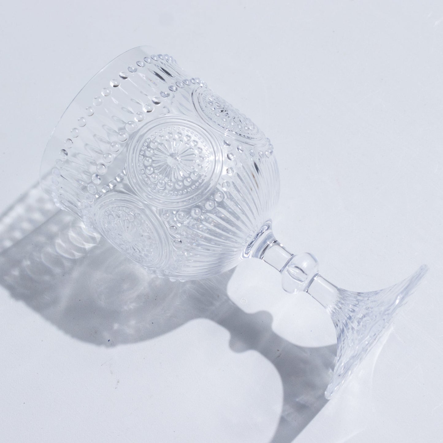 12 Pack Vintage Plastic Wine Goblets â€“ 15oz Reusable Shatterproof Clear Embossed Floral Pattern Drinkware, Decorative Cups