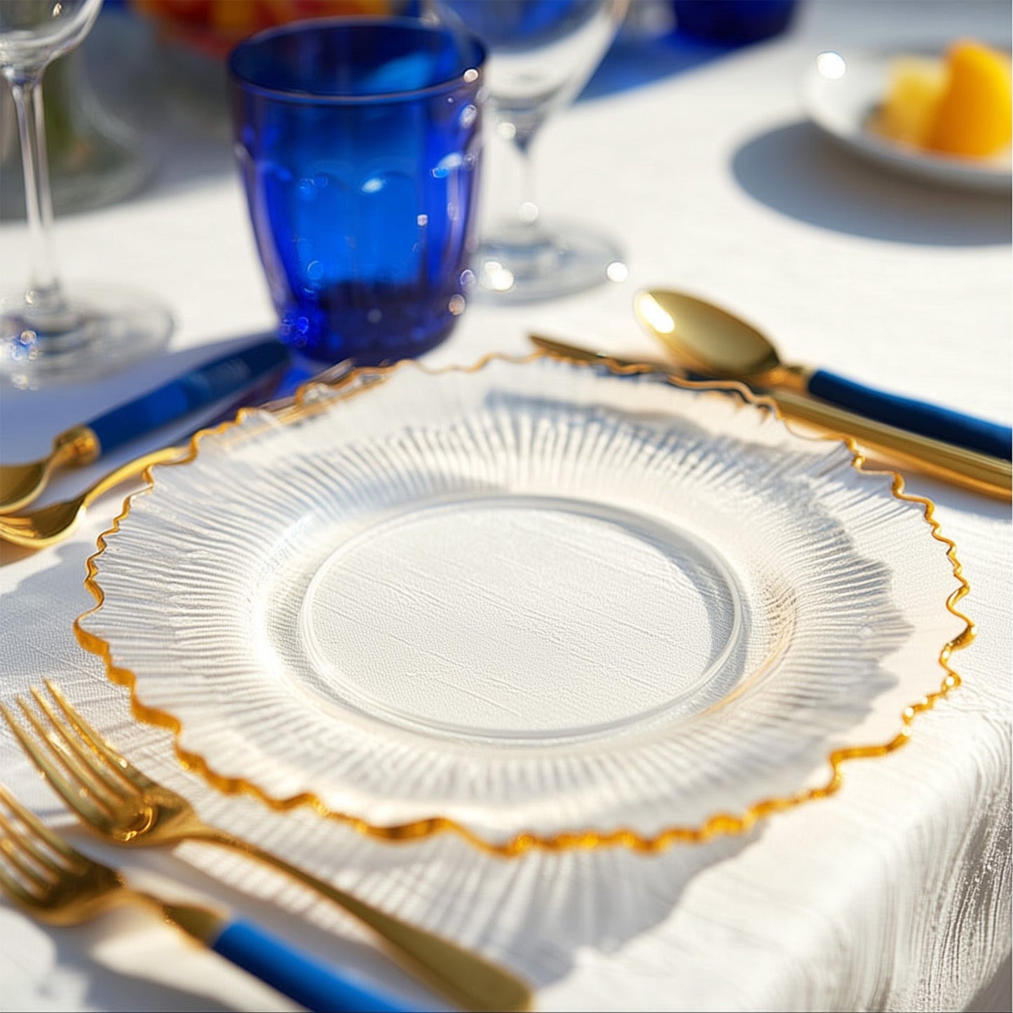 20 Pack 10" Plastic Dinner Plates â€“ Clear Reef Design with Gold Rim, Elegant Disposable Party Tableware