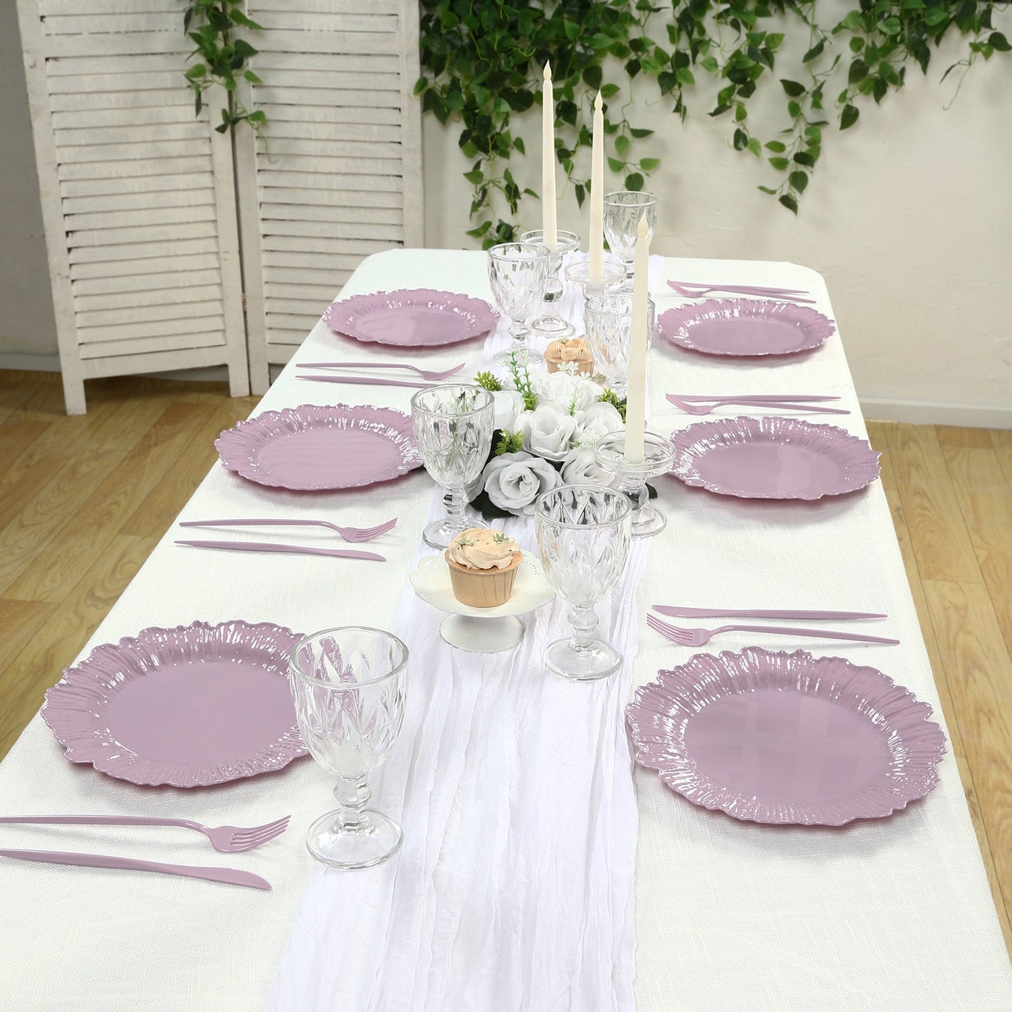 20-Pack 10" Plastic Dinner Plates â€“ Lavender Lilac Reef Design Party Plates â€“ Elegant Disposable Tableware