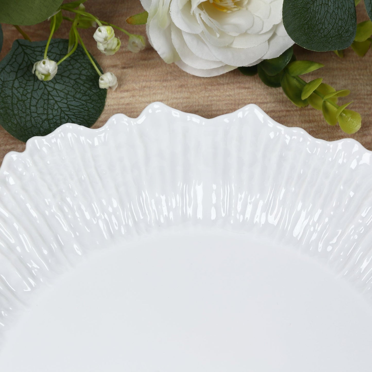 20-Pack 10" Plastic Dinner Plates â€“ White Reef Design Party Plates â€“ Elegant Disposable Tableware
