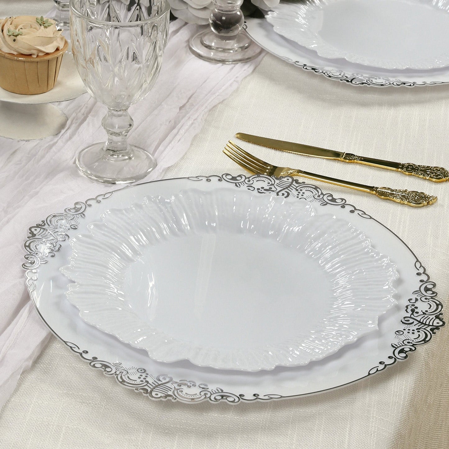 20-Pack 10" Plastic Dinner Plates â€“ White Reef Design Party Plates â€“ Elegant Disposable Tableware