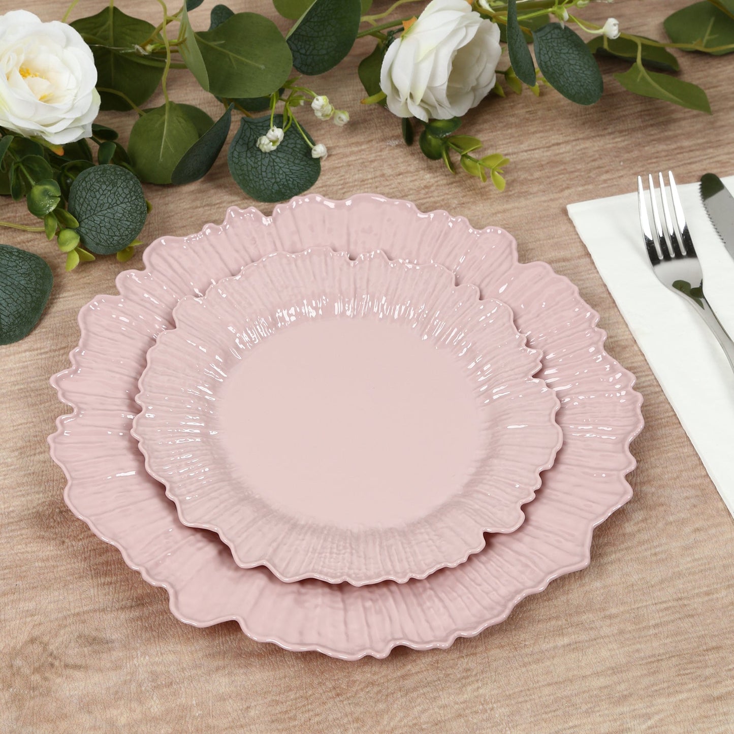 20-Pack 7" Plastic Dessert Plates â€“ Blush Reef Design Appetizer Salad Party Plates â€“ Elegant Disposable Tableware