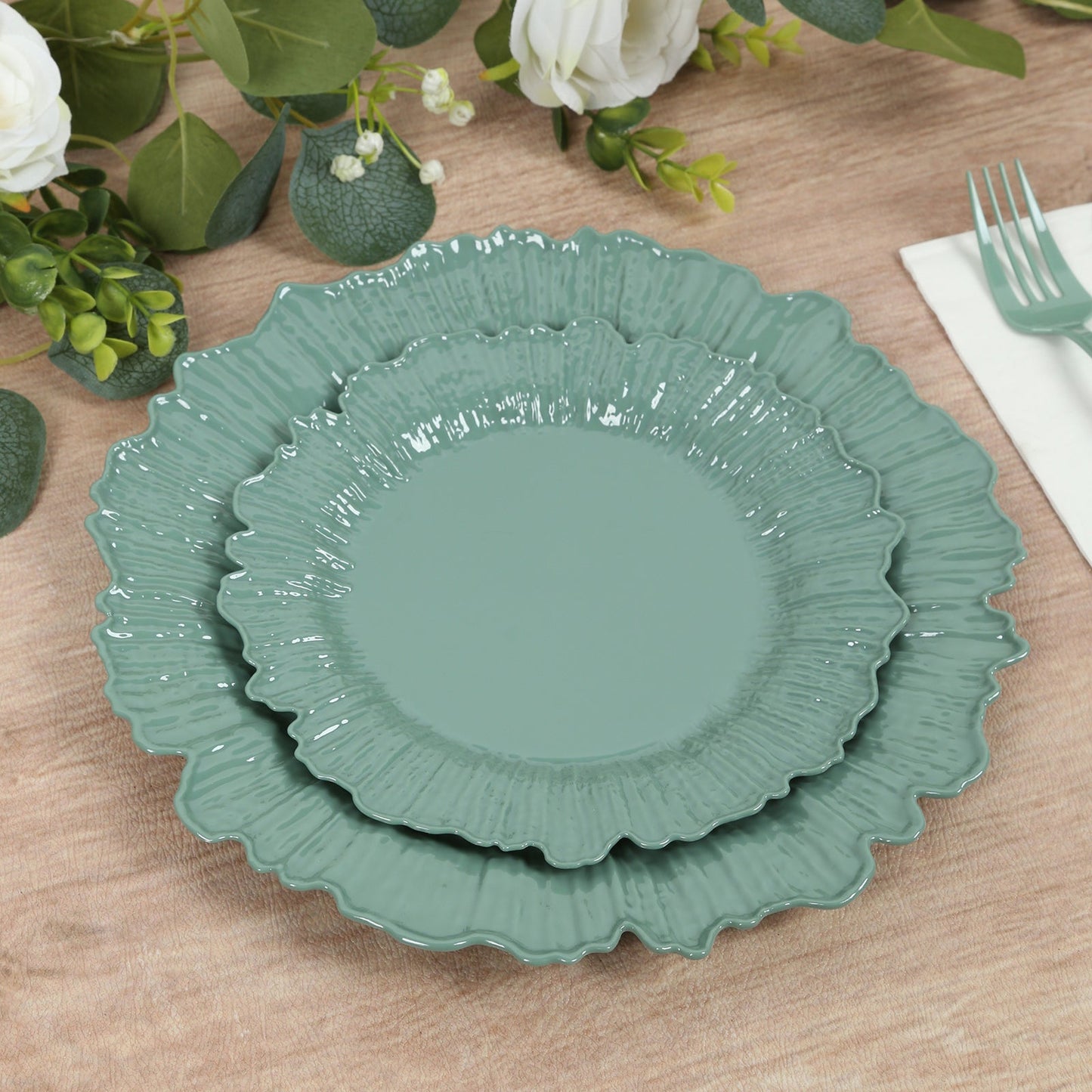 20-Pack 7" Plastic Dessert Plates â€“ Dusty Sage Green Reef Design Appetizer Salad Party Plates â€“ Elegant Disposable Tableware