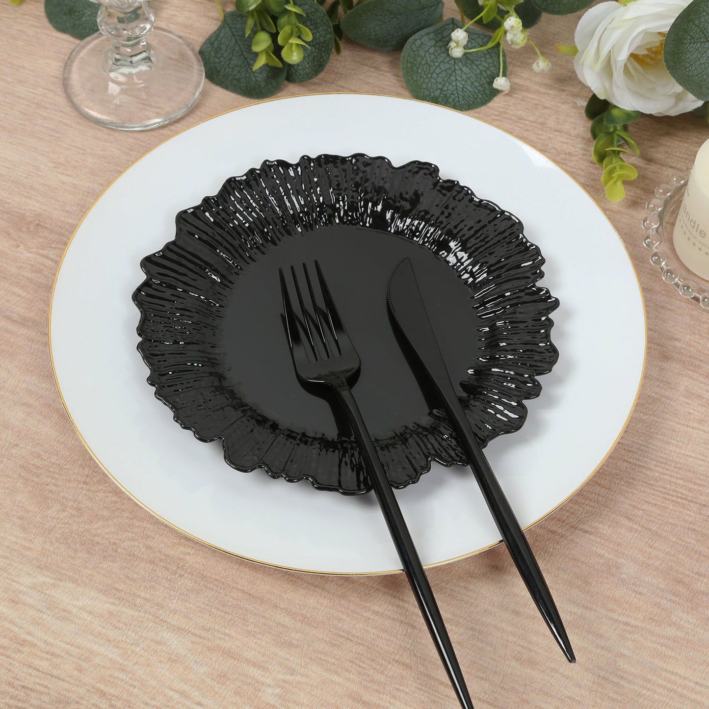 20-Pack 7" Plastic Dessert Plates â€“ Black Reef Design Appetizer Salad Party Plates â€“ Elegant Disposable Tableware