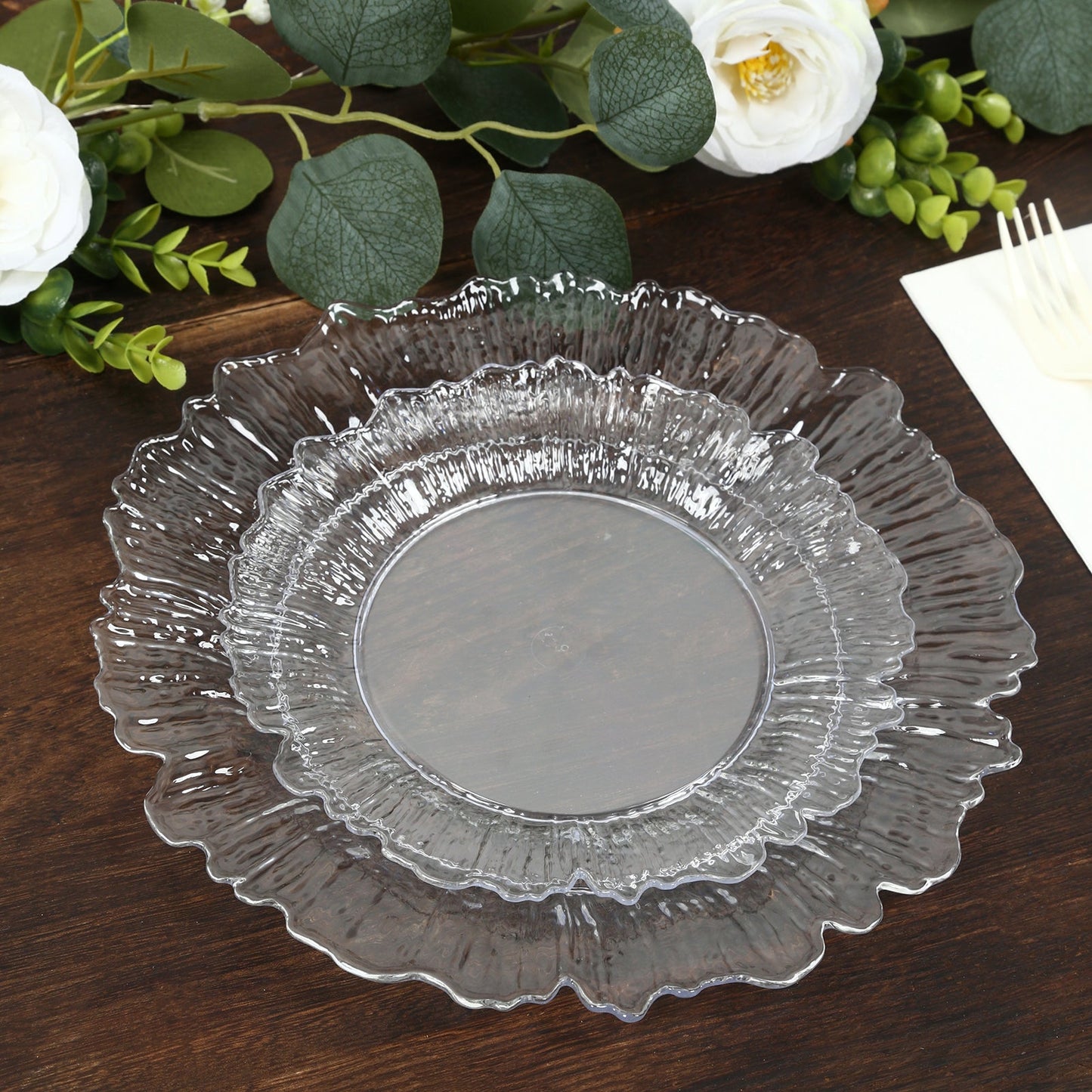 20-Pack 7" Plastic Dessert Plates â€“ Clear Reef Design Appetizer Salad Party Plates â€“ Elegant Disposable Tableware
