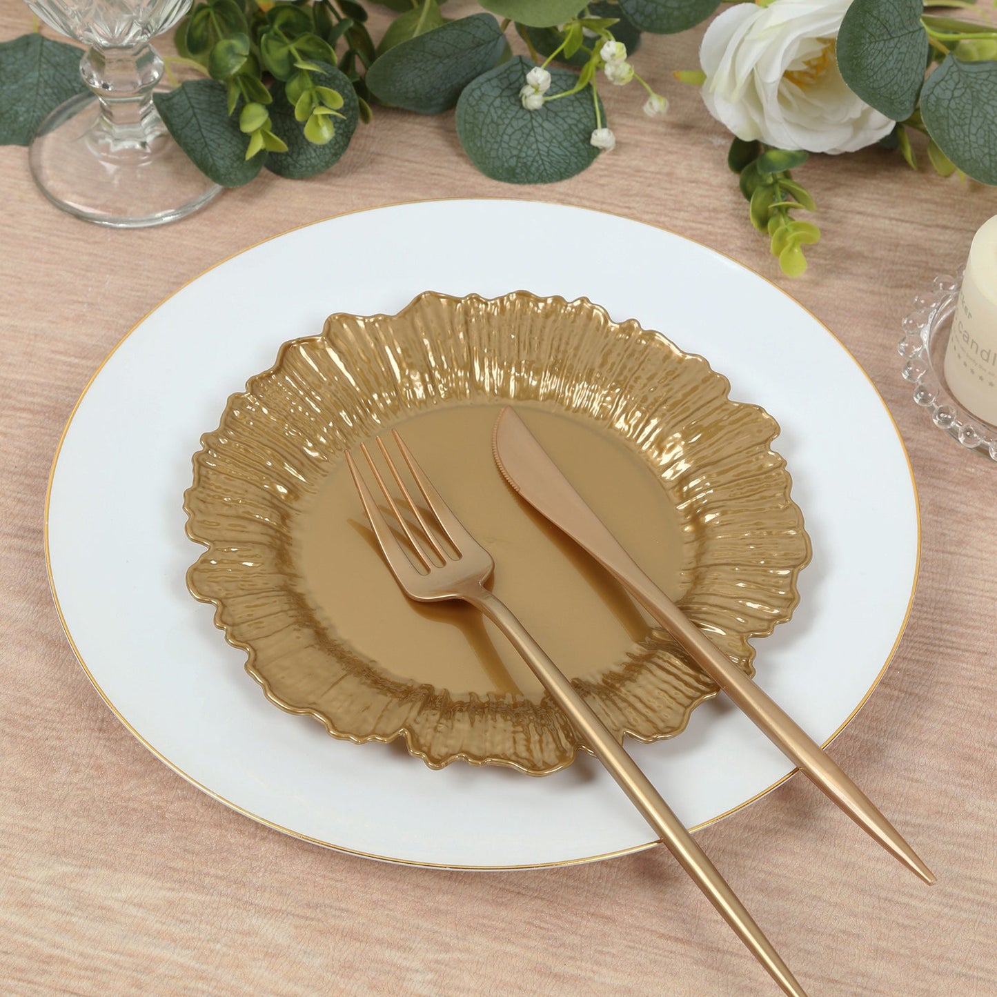 20-Pack 7" Plastic Dessert Plates â€“ Gold Reef Design Appetizer Salad Party Plates â€“ Elegant Disposable Tableware