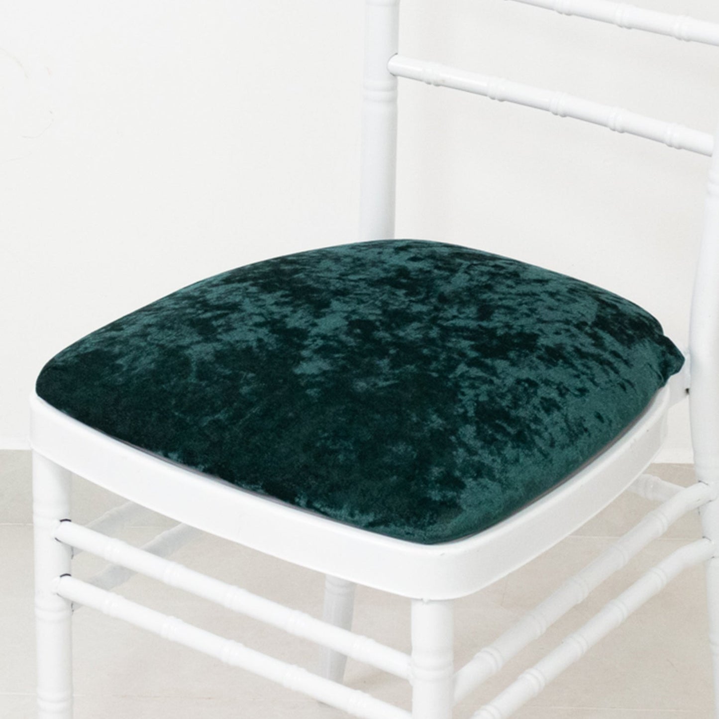 5 Pack Crushed Velvet Seat Pad Covers for Chiavari Chairs â€“ Hunter Emerald Green Fitted Dining Chair Cushion Slipcovers, Washable & Reusable