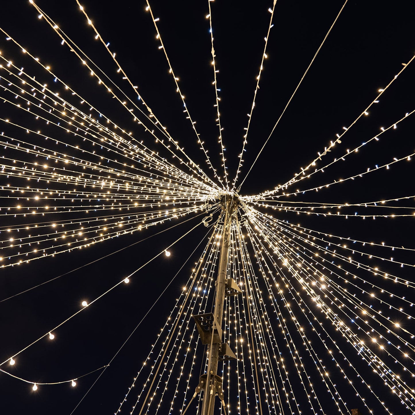 LED Curtain Fairy Lights 10ft x 50ft â€“ Warm White 1500 LED Plug-In String Lights, 8 Modes, End-to-End Connectable, Indoor/Outdoor Use