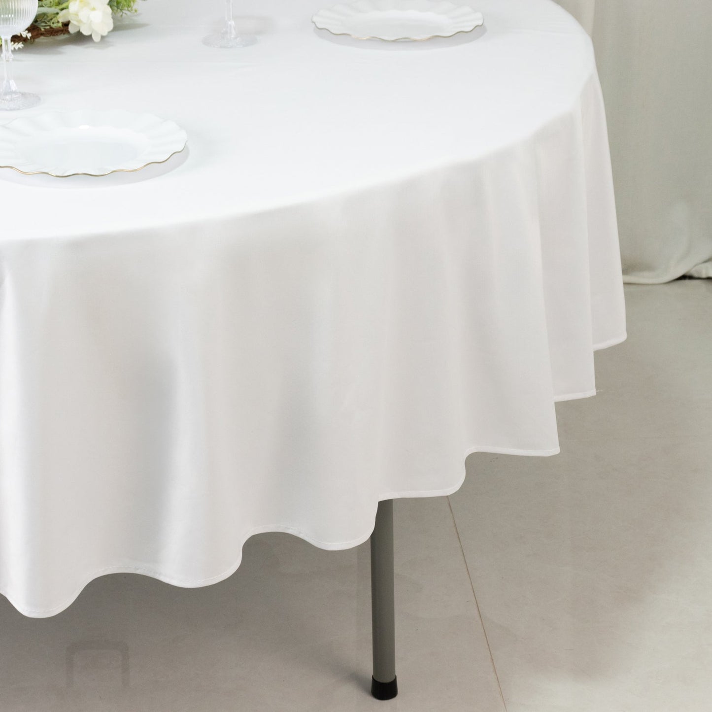 Fire Retardant Scuba Tablecloth â€“ 90" Round White, Wrinkle Free, Stain Resistant Polyester Cover