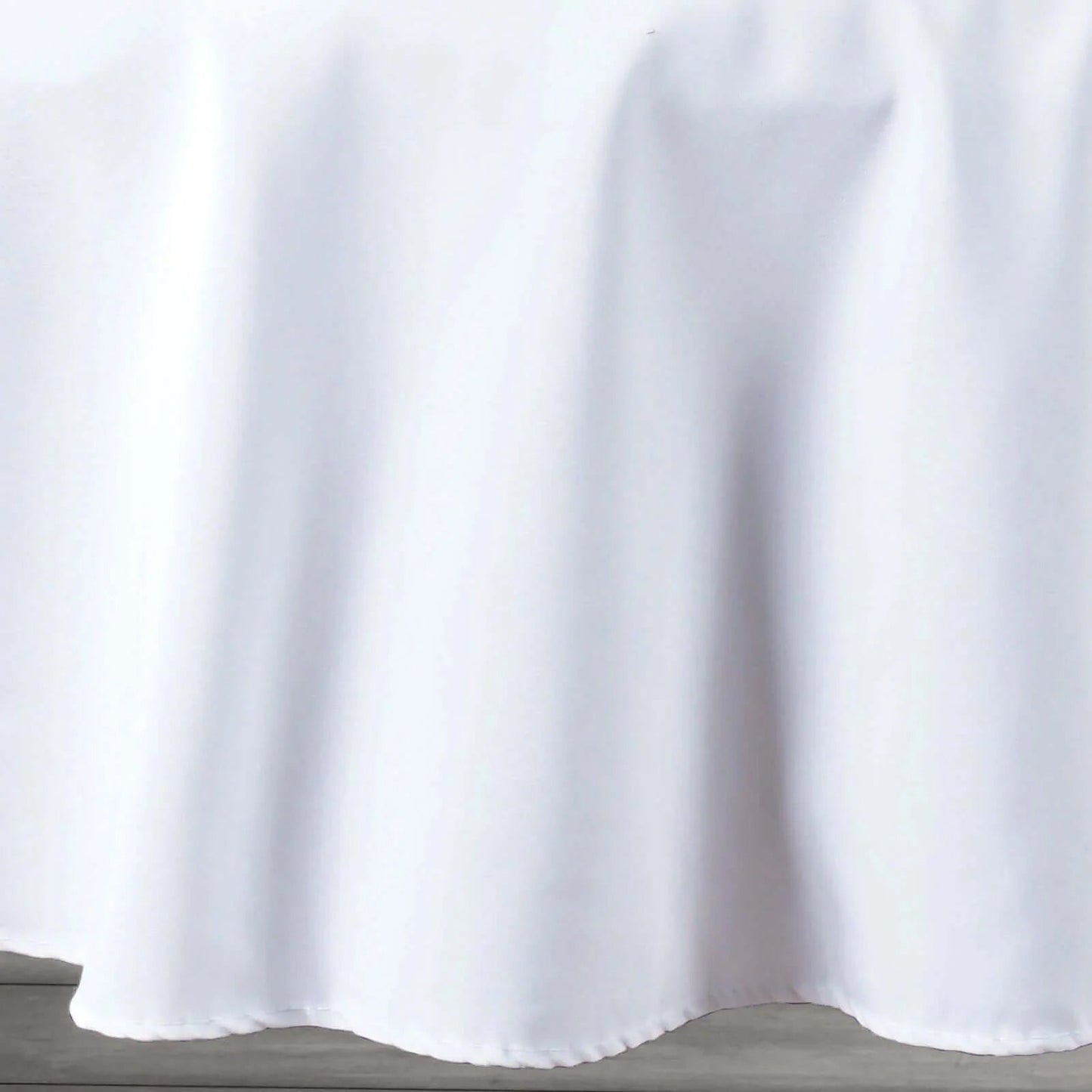 Fire Retardant Premium Polyester 90" Round Tablecloth White - Stylish High-Performance Table Cover for Large Gatherings