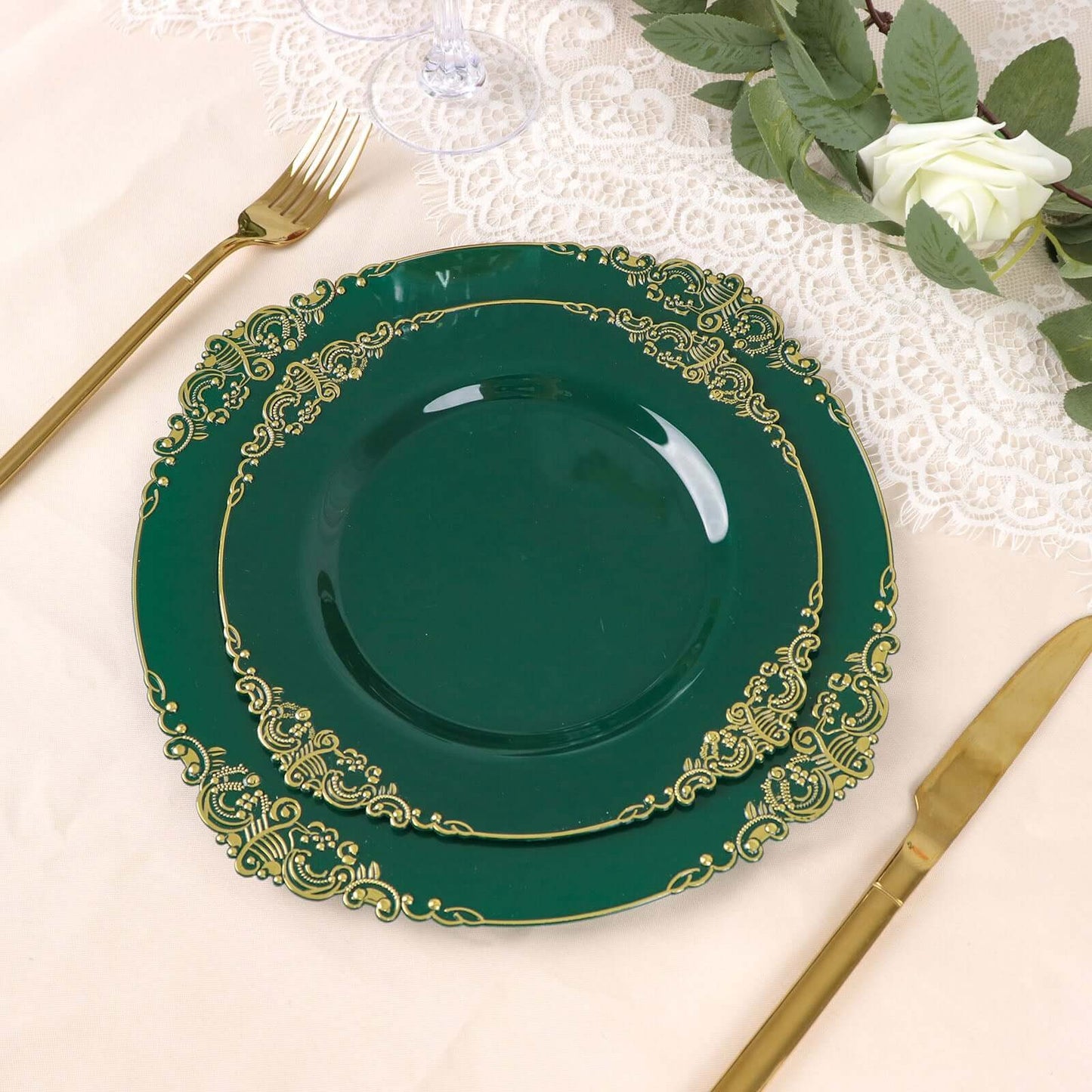 10-Pack Plastic 10" Round Dinner Plates in Hunter Emerald Green with Gold Leaf Embossed Rim - Disposable Vintage Baroque Style Plates