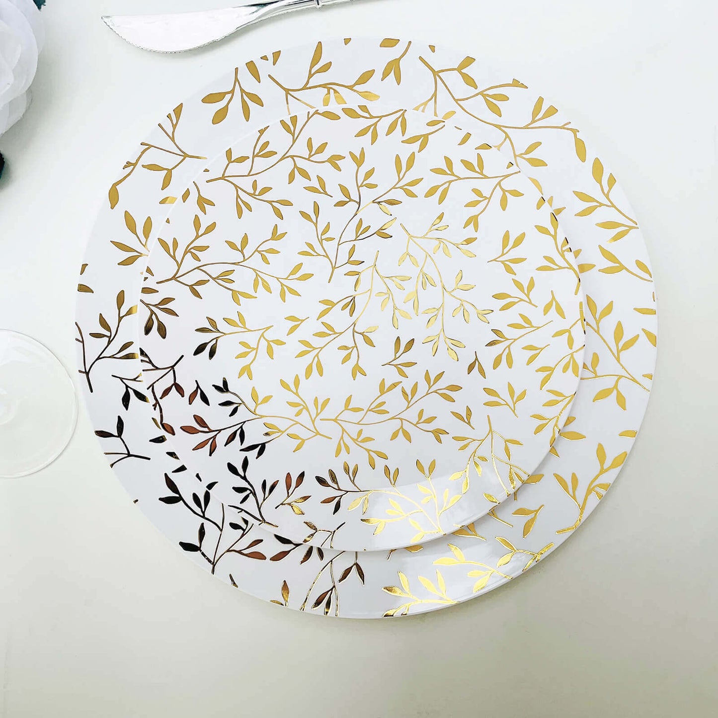10-Pack Plastic 10" Round Dinner Plates in White with Gold Leaf Design - Heavy Duty Disposable Party Plates for Stylish Events & Memorable Gatherings