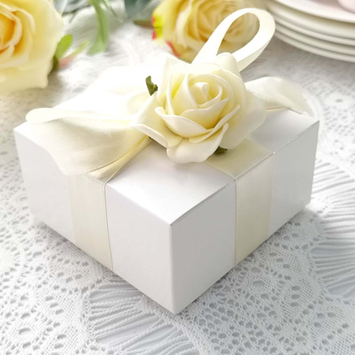 100 Pack White Cake Party Favor Boxes, 4"x4"x2" Cupcake Gift Boxes