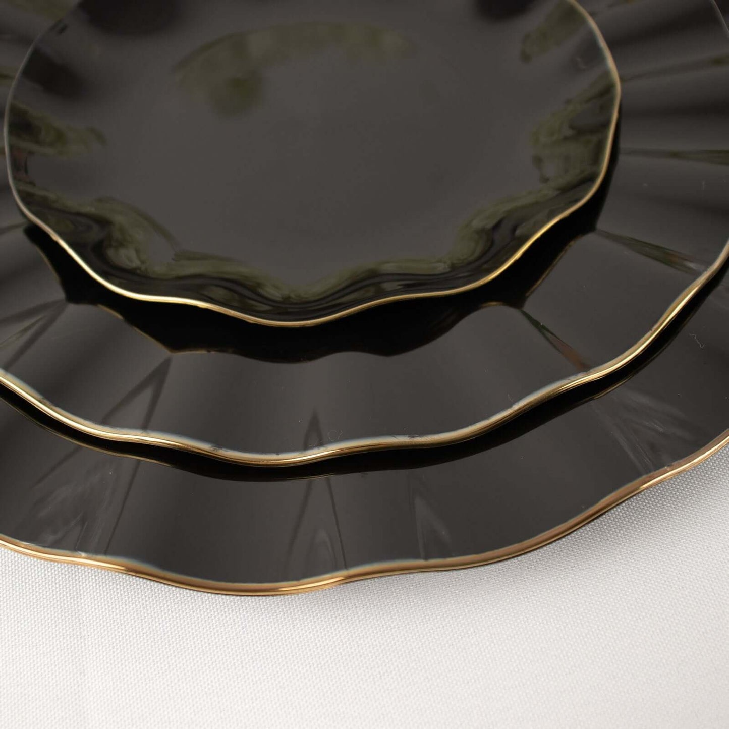 10-Pack Plastic 9" Round Dinner Plates in Black Ruffled Rim with Gold Edging - Sturdy Disposable Dinnerware