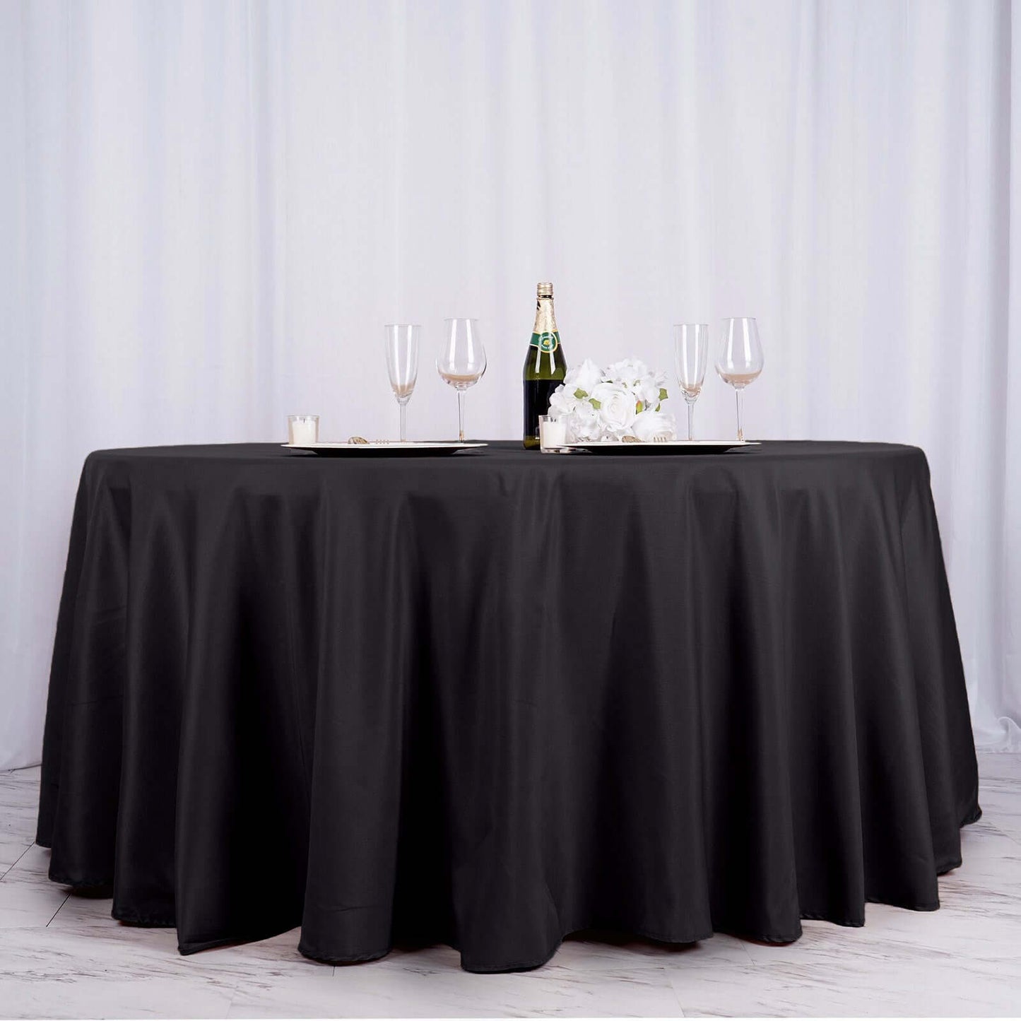 Polyester 132" Round Tablecloth Black - Seamless Chic Design for Grand Celebrations