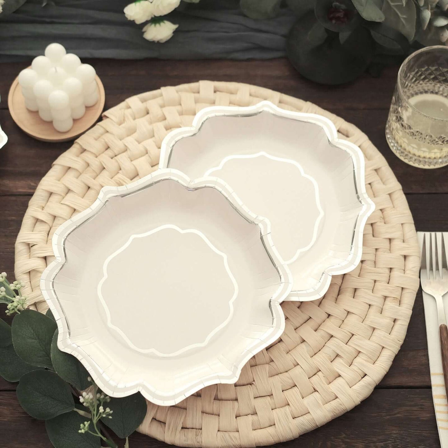 25-Pack Paper Dessert Plates in White with Silver Scallop Rim - Disposable 300GSM Appetizer Salad Plates 8"