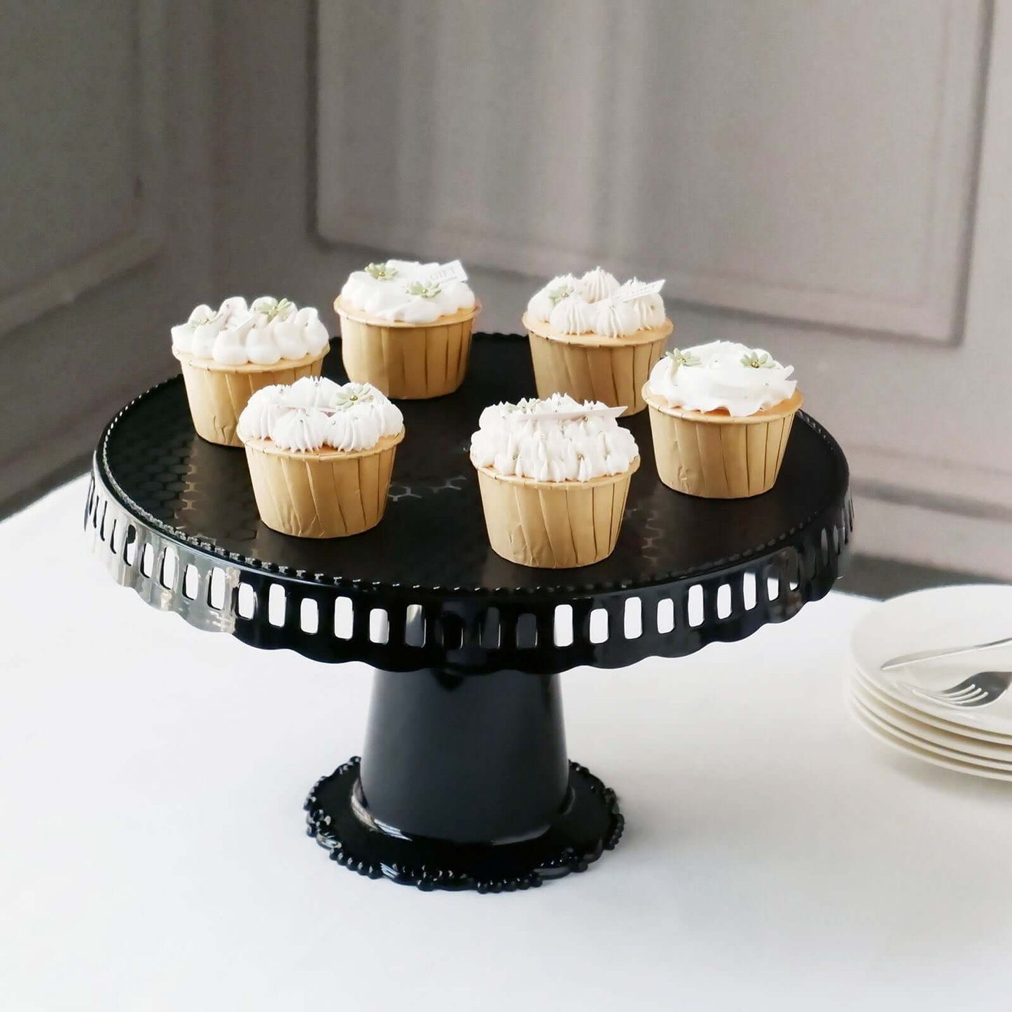 4-Pack Plastic Round Pedestal Cake Stands Black for Dessert Presentation 13"