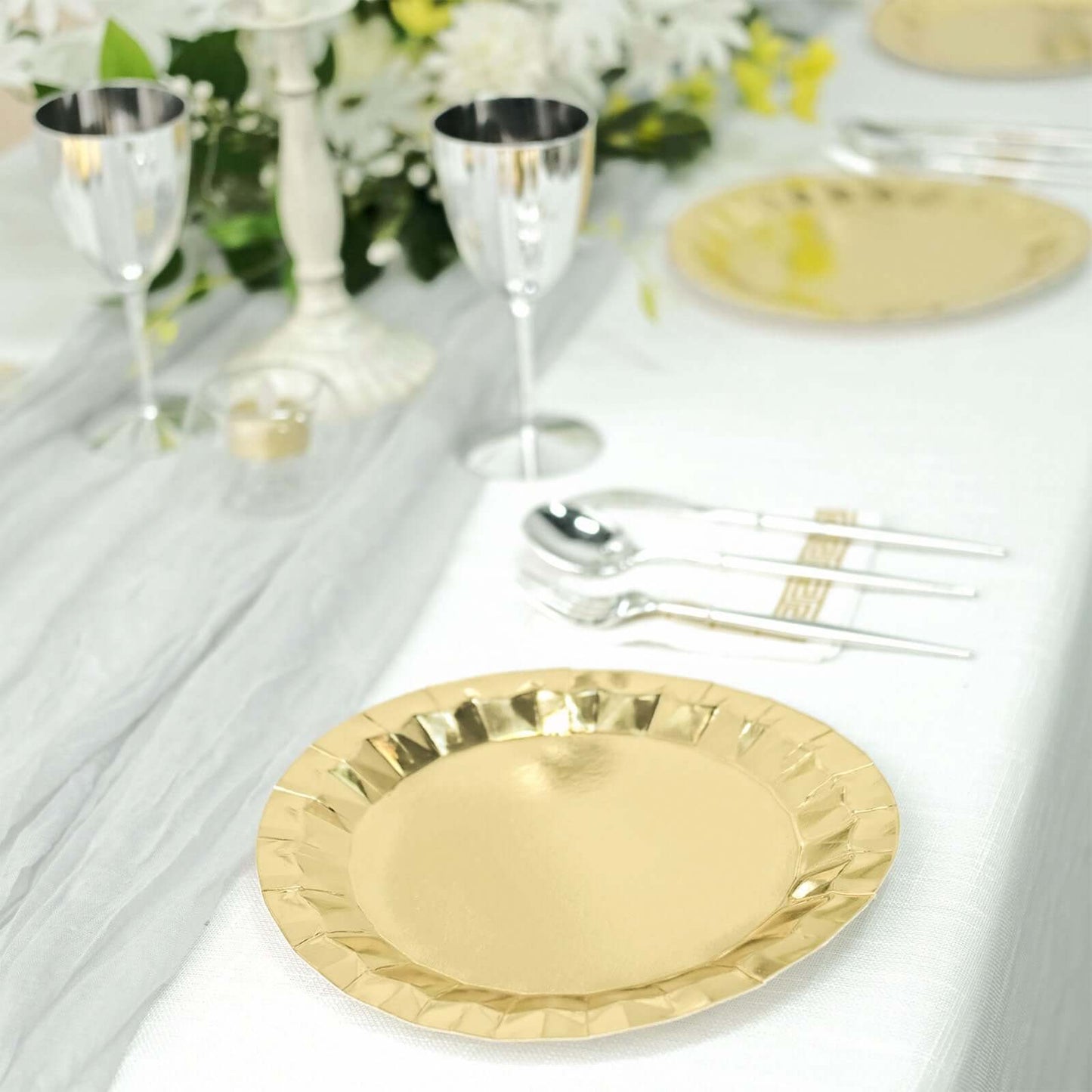 25-Pack Paper 9" Round Dinner Plates in Metallic Gold with Geometric Prism Rim - Disposable 400GSM Party Plates for Banquets & Celebrations