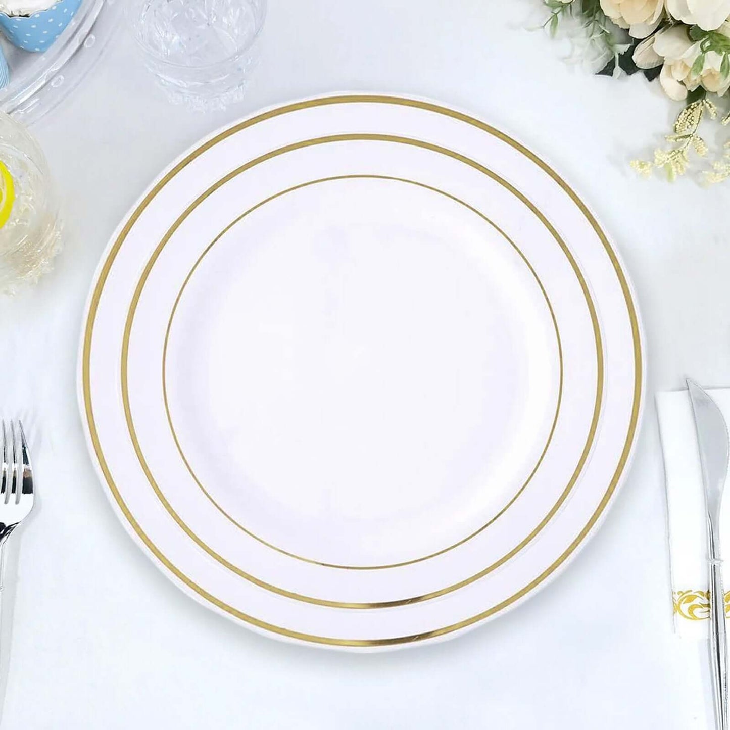 10-Pack Plastic Dessert Plates White with TrÃ¨s Chic Gold Rim - Disposable Plates for Parties 8"