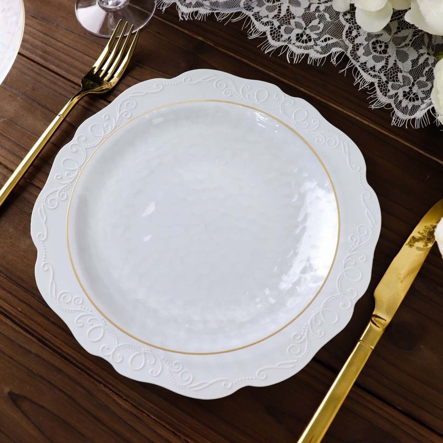 10-Pack Plastic 7" Round Dessert Appetizer Plates in Clear Hammered Design with Gold Rim - Modern Disposable Salad Plates
