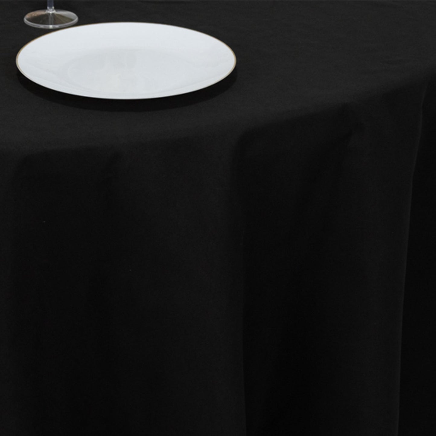 Cotton Blend 108" Round Tablecloth Black - Wrinkle-Resistant Design