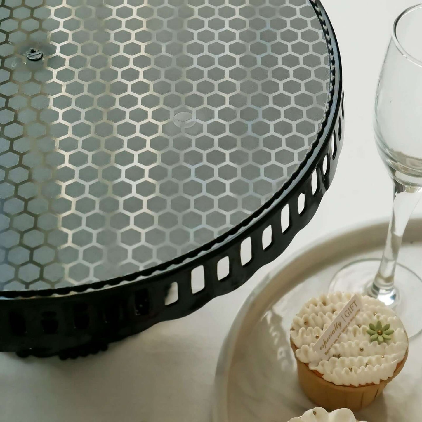 4-Pack Plastic Round Pedestal Cake Stands Black for Dessert Presentation 13"