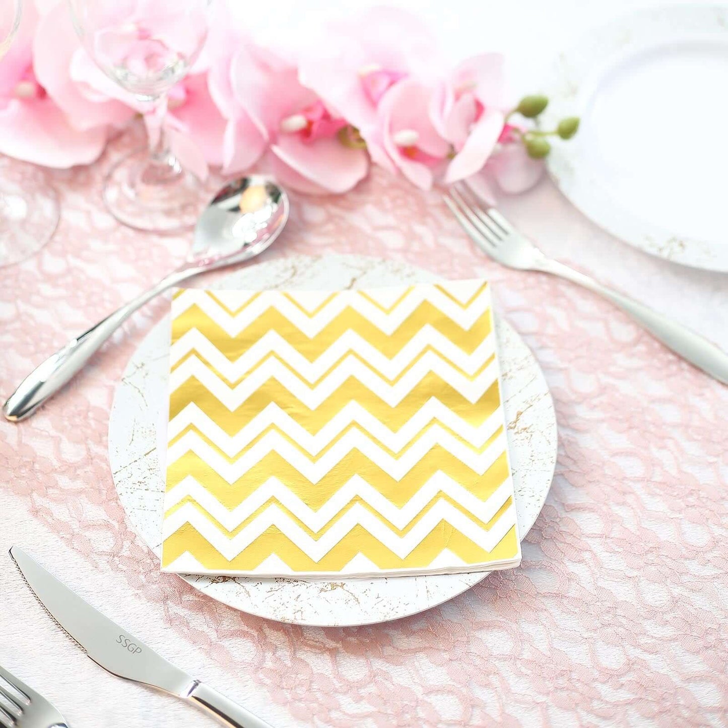 20-Pack Paper Dinner Napkins with Chevron Design Metallic Gold - Disposable 3 Ply Cocktail Napkins for Weddings