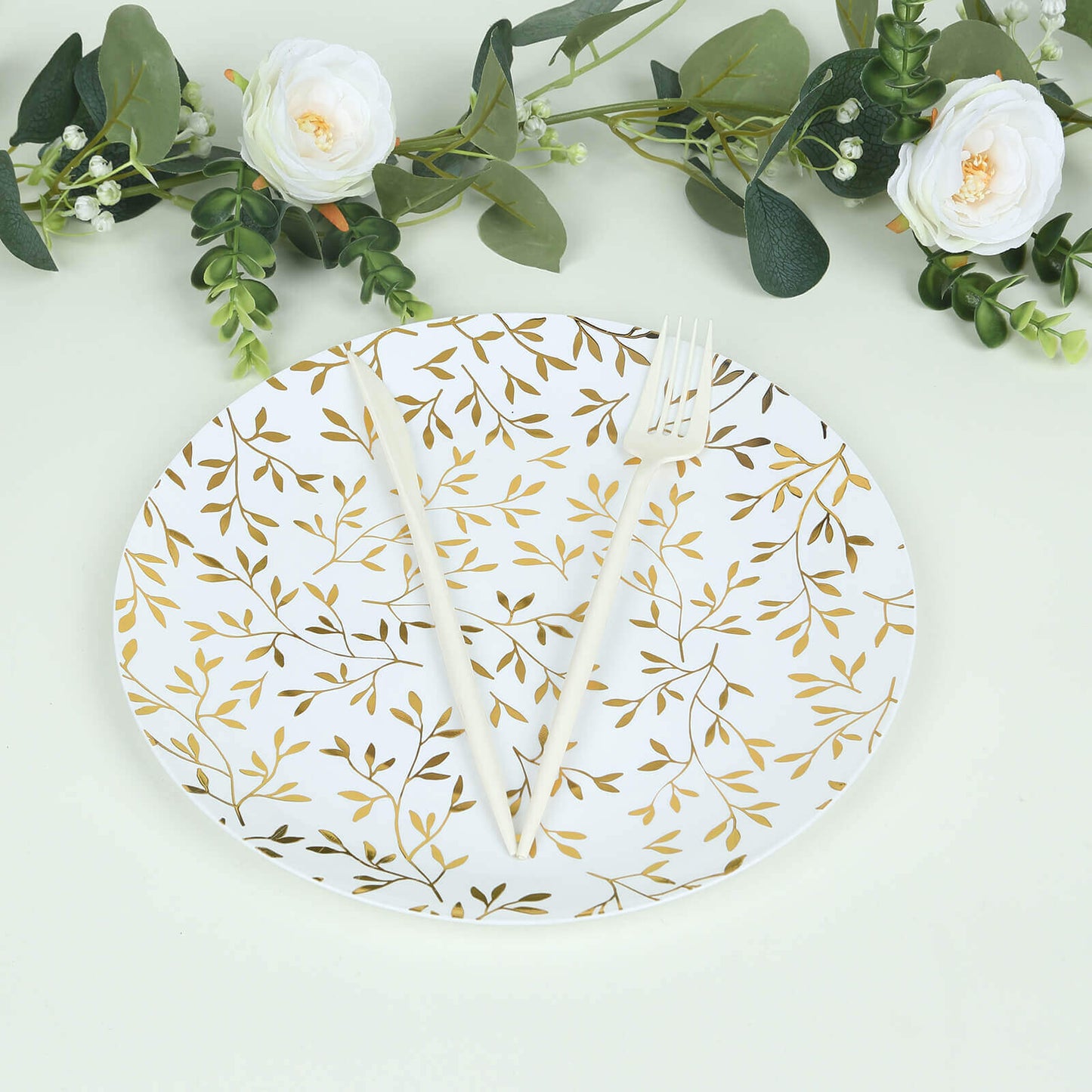 10-Pack Plastic 10" Round Dinner Plates in White with Gold Leaf Design - Heavy Duty Disposable Party Plates for Stylish Events & Memorable Gatherings