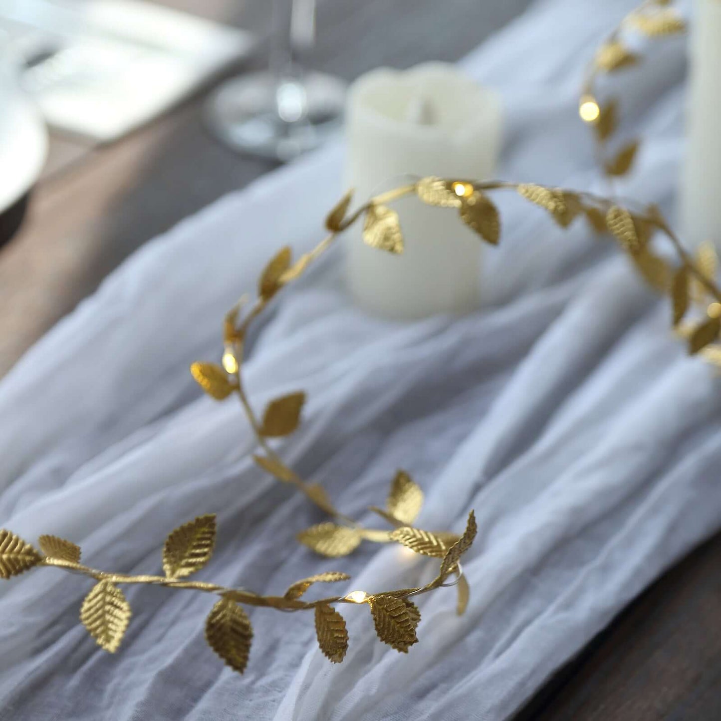 40 LED Garland String Lights Rose Leaf Design Metallic Gold Warm White - Battery Operated Hanging DÃ©cor 15ft