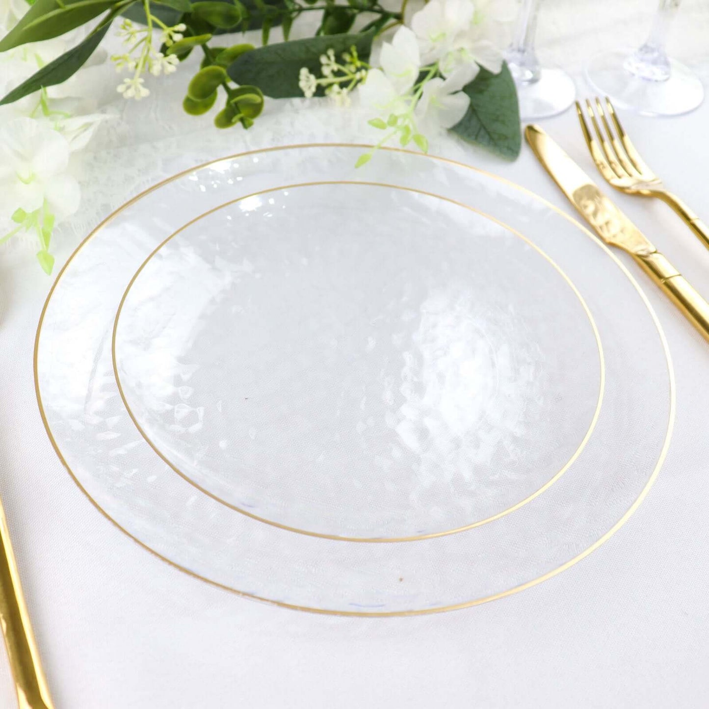 10-Pack Plastic 7" Round Dessert Appetizer Plates in Clear Hammered Design with Gold Rim - Modern Disposable Salad Plates