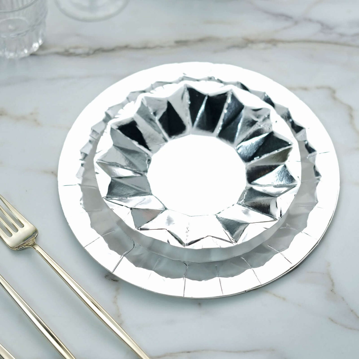 25-Pack Paper 7" Round Dessert Plates in Metallic Silver with Geometric Prism Rim - Disposable 400GSM Appetizer Salad Plates