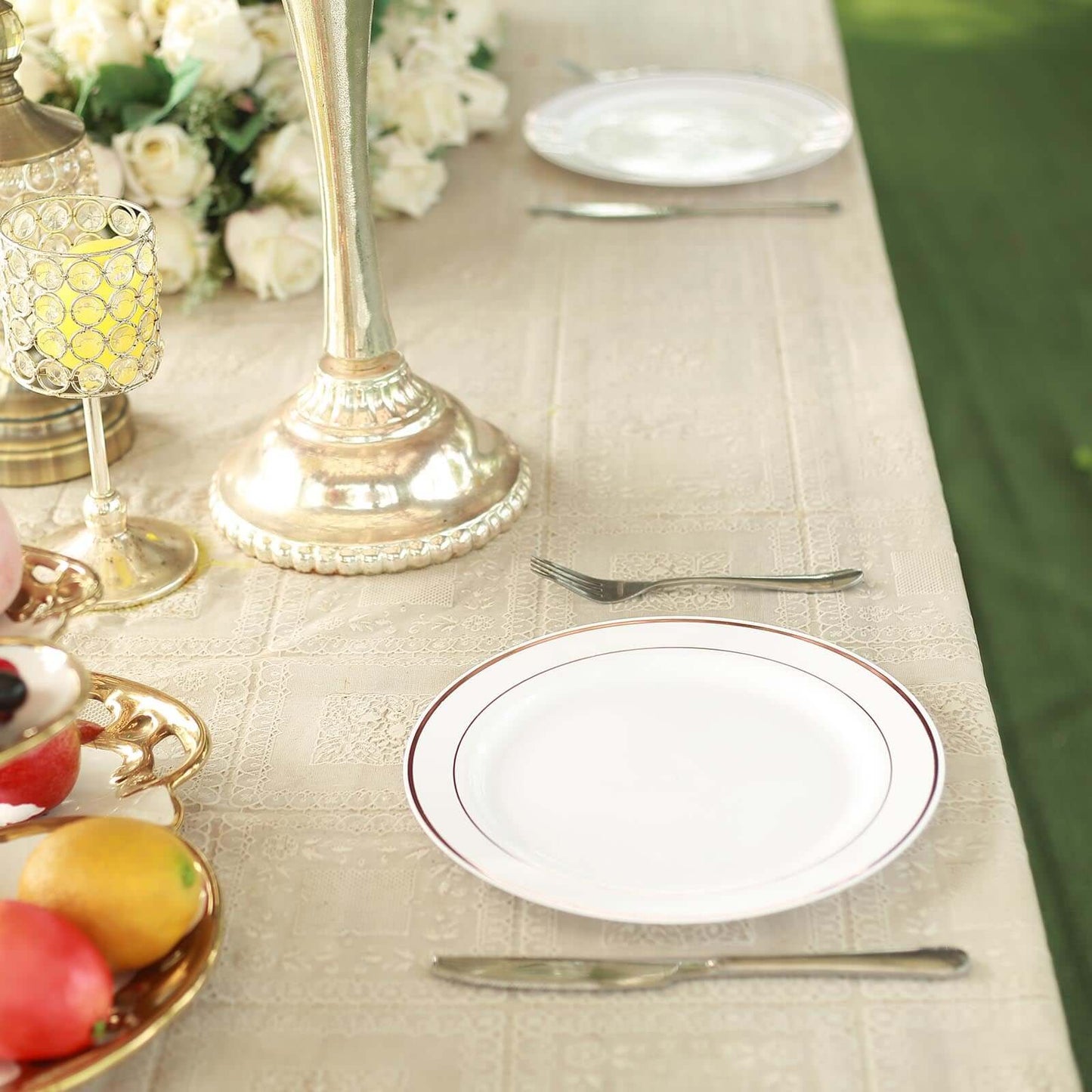 10-Pack Plastic Dinner Plates White with TrÃ¨s Chic Rose Gold Rim - Perfect Disposable Party Plates 10"