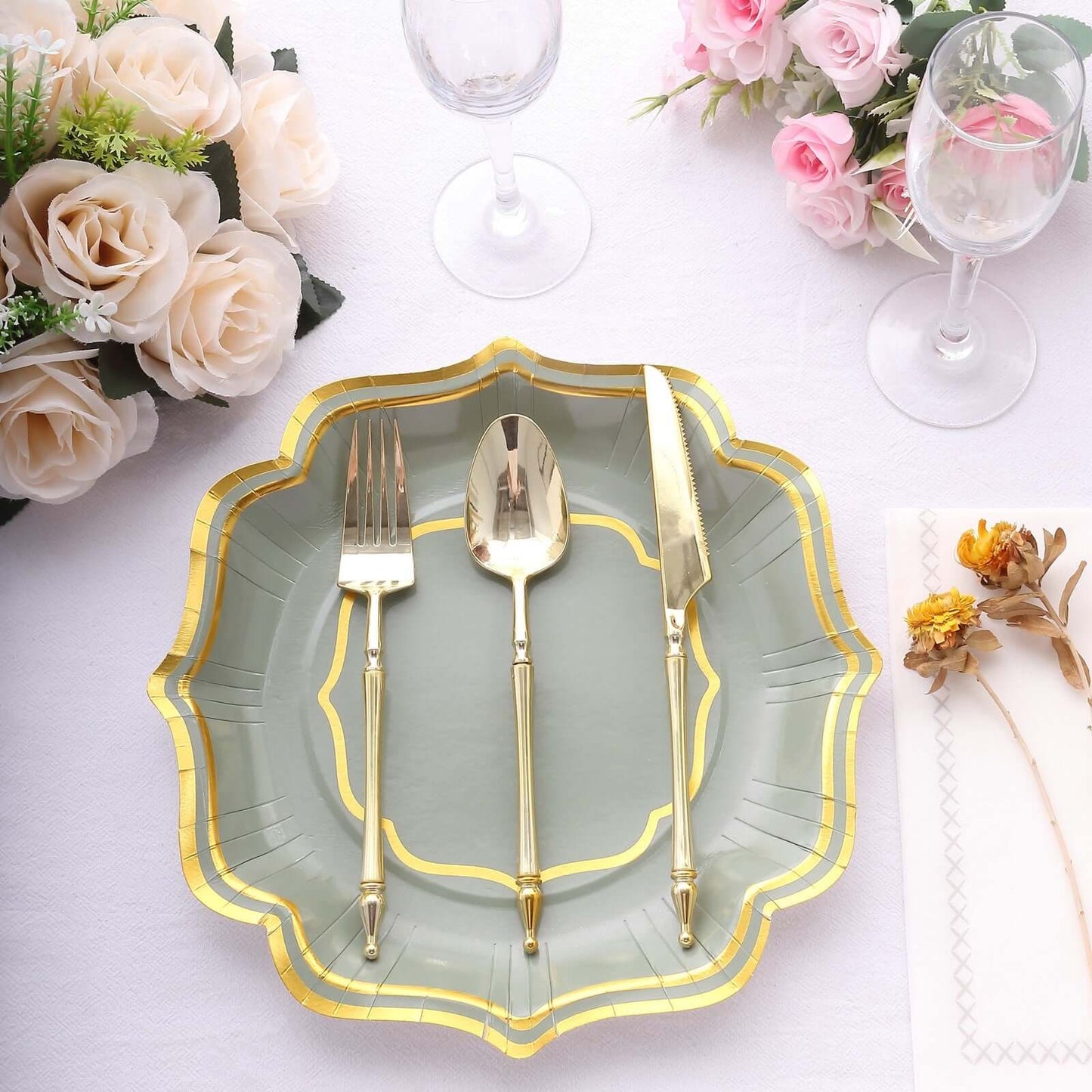 25-Pack Paper Dinner Plates in Sage Green with Gold Scallop Rim - Disposable 300GSM Party Plates 10"
