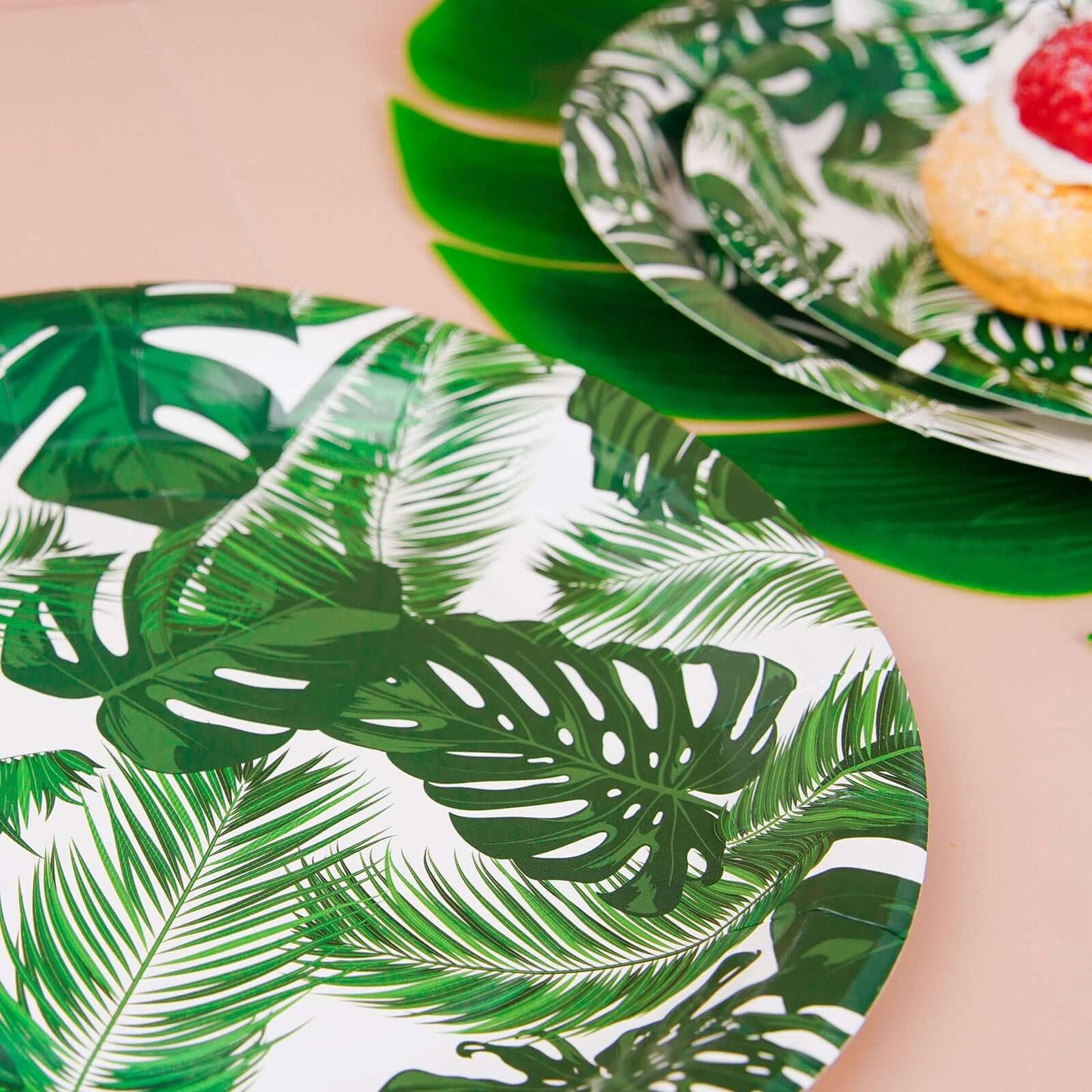 25-Pack Paper 9" Round Dinner Plates in White with Tropical Palm Leaf Design - Disposable 300GSM Party Plates for Luau & Summer Gatherings