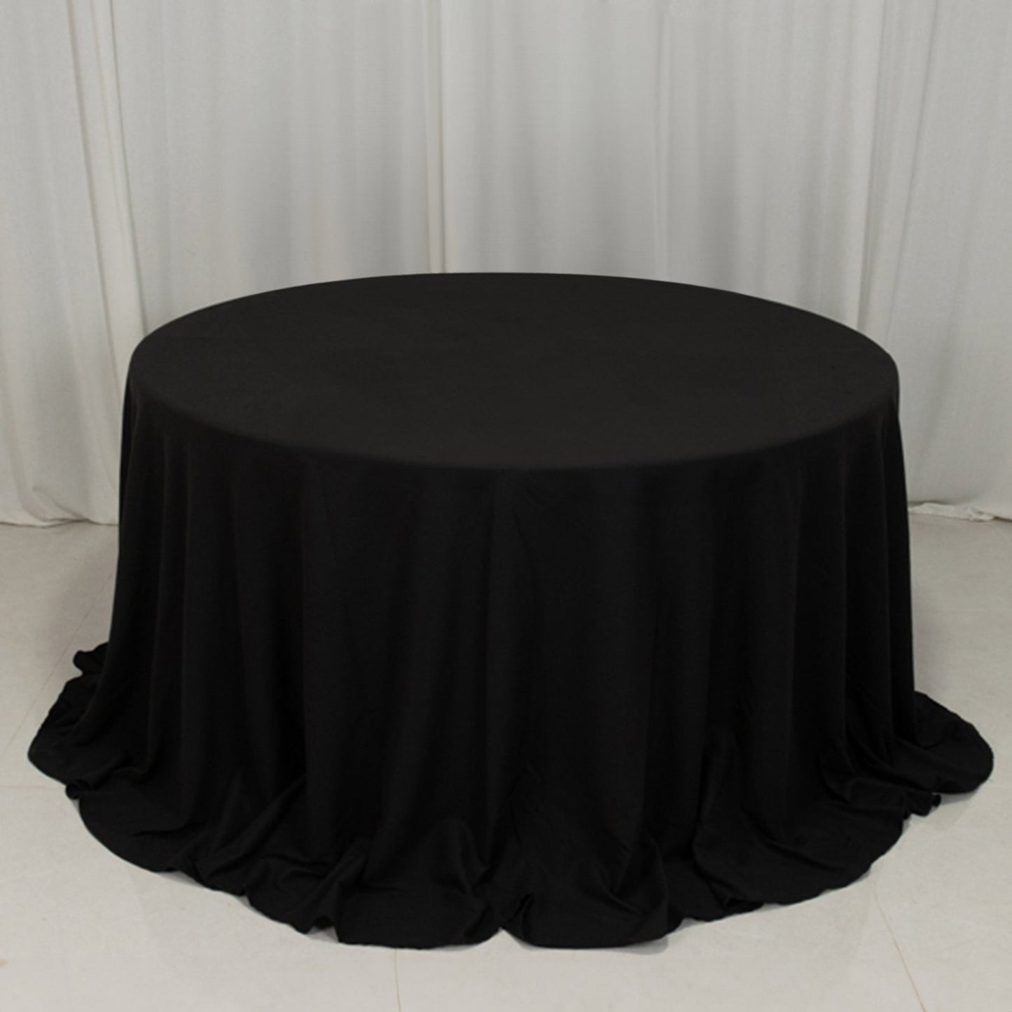 Cotton Blend 132" Round Tablecloth Black - Seamless Wrinkle-Resistant Table Cover
