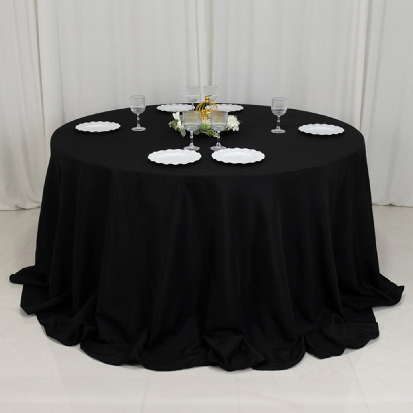 Fire Retardant Premium Polyester 132" Round Tablecloth Black - High-Performance Seamless Table Cover