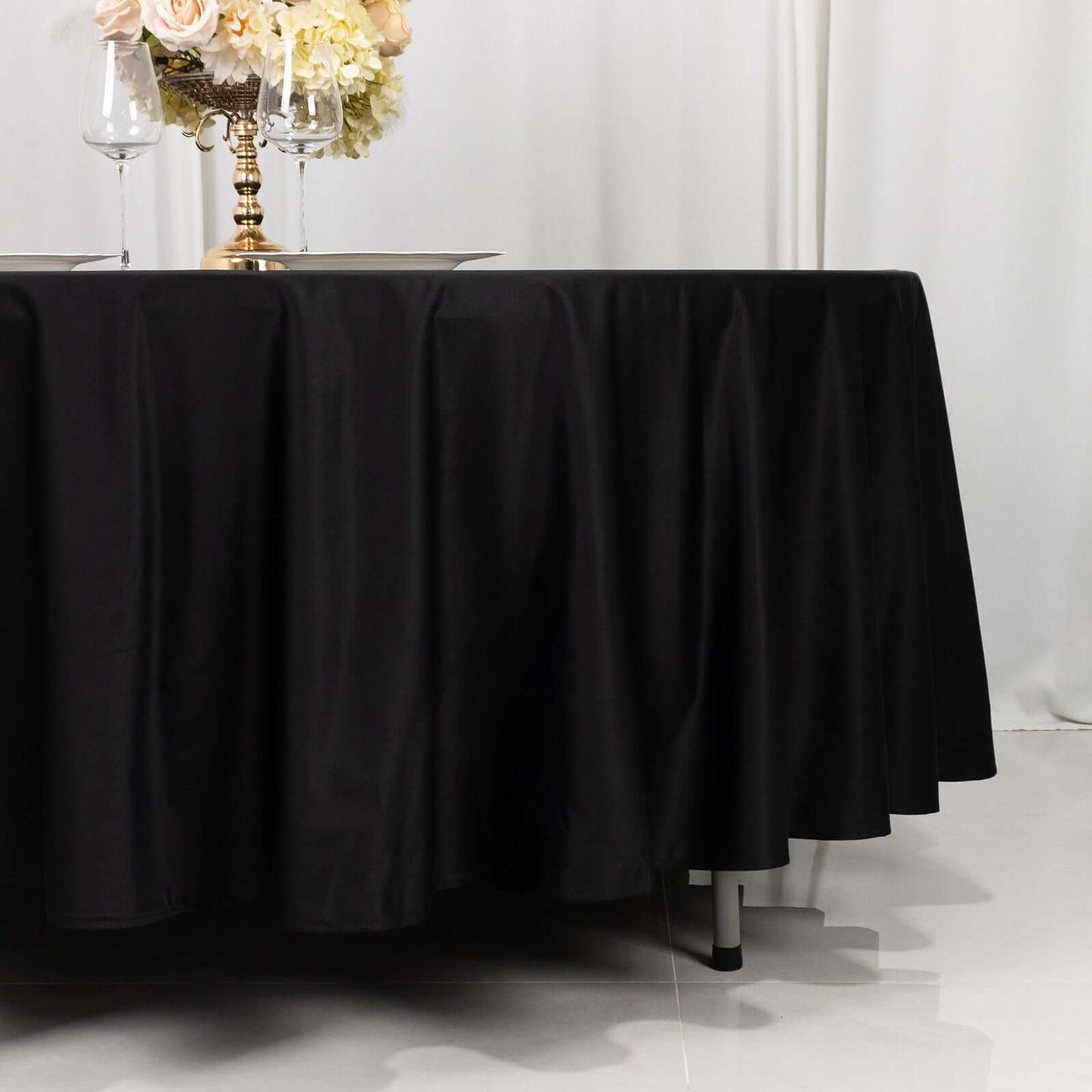 Scuba Round 108" Tablecloth Black - Wrinkle Free & Stain Resistant Table Cover for Exquisite Events