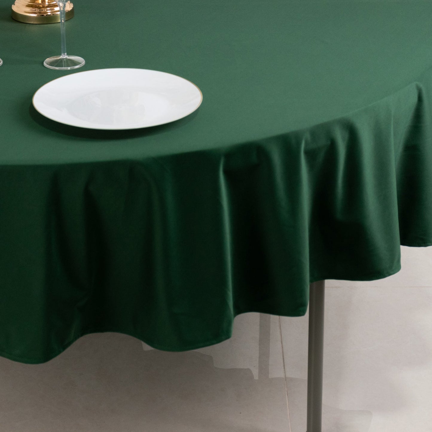 Scuba Round 90" Tablecloth Hunter Emerald Green - Wrinkle Free & Stain Resistant Table Cover