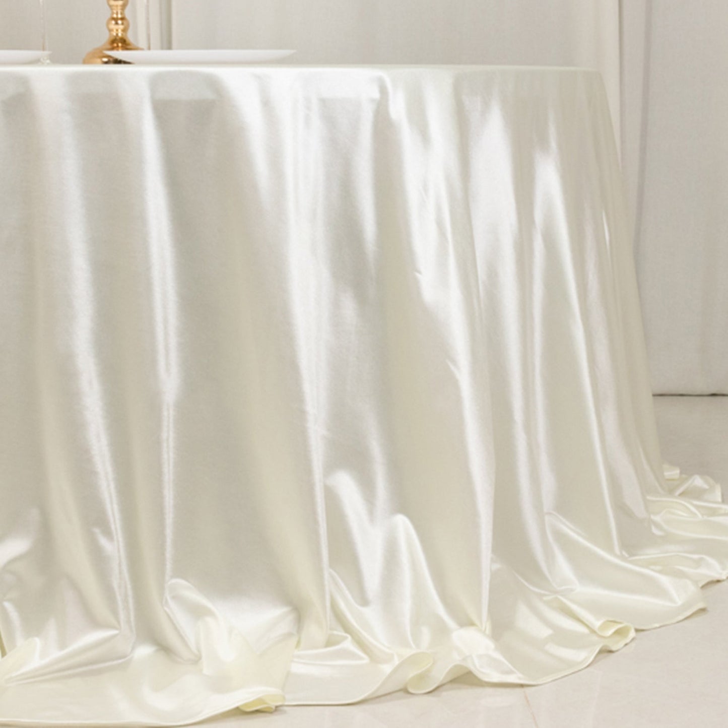 Scuba Round 132" Tablecloth Shimmering Pearl White - Wrinkle Free, Stain Resistant & Seamless Table Cover
