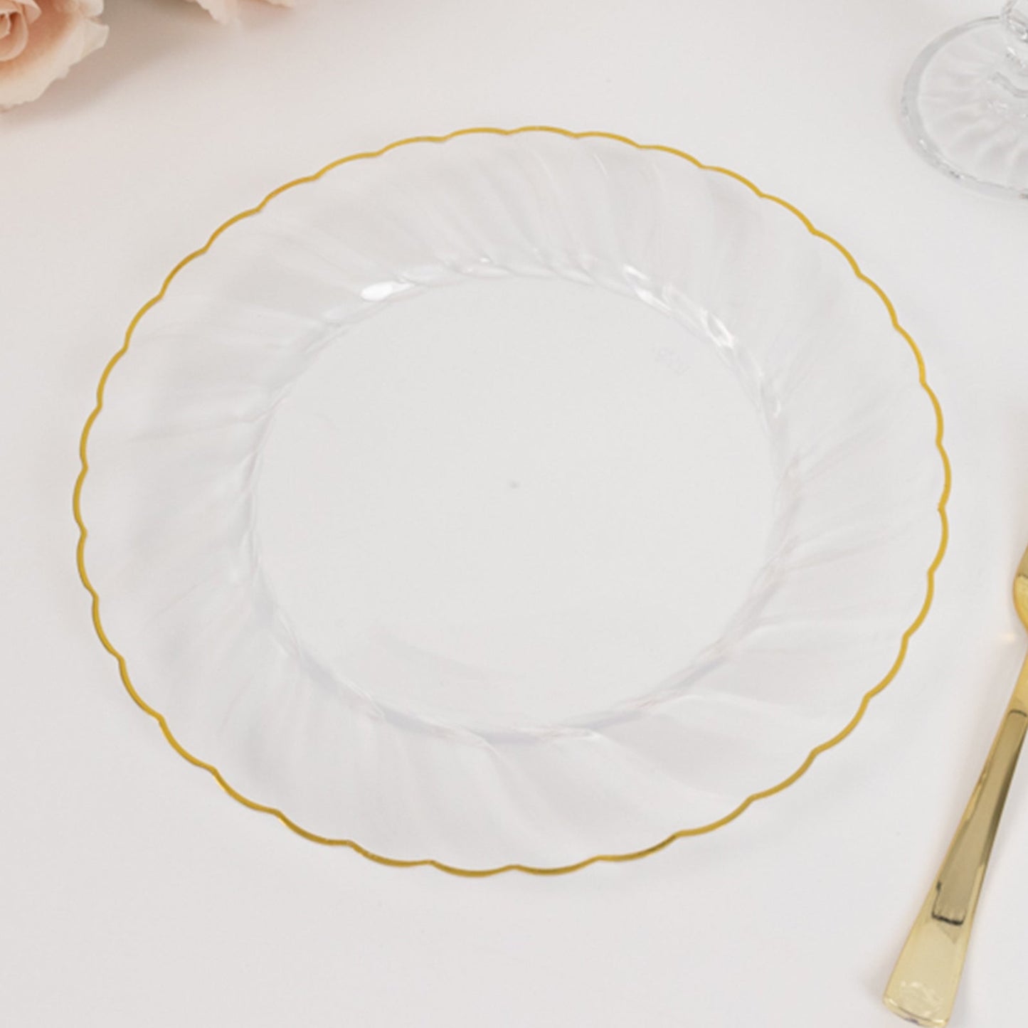 10-Pack Plastic 10" Round Dinner Plates in Clear with Gold Flair Rim - Disposable Party Plates for Upscale Banquets & Special Occasions